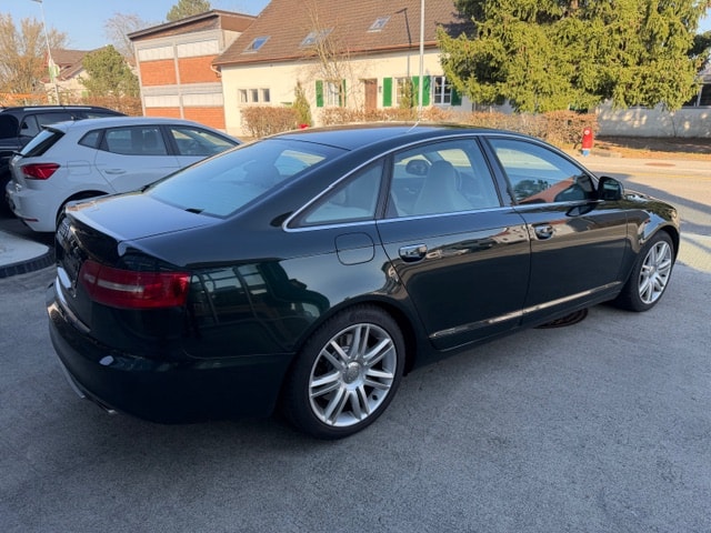 AUDI S6 Limousine 5.2 V10 quattro tiptronic-image-2