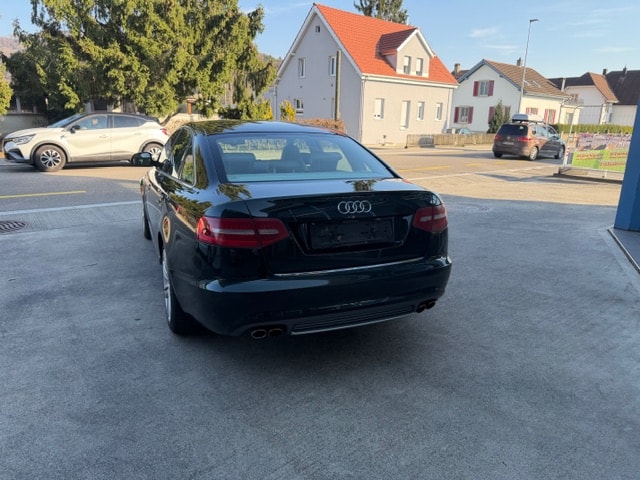 AUDI S6 Limousine 5.2 V10 quattro tiptronic-image-3