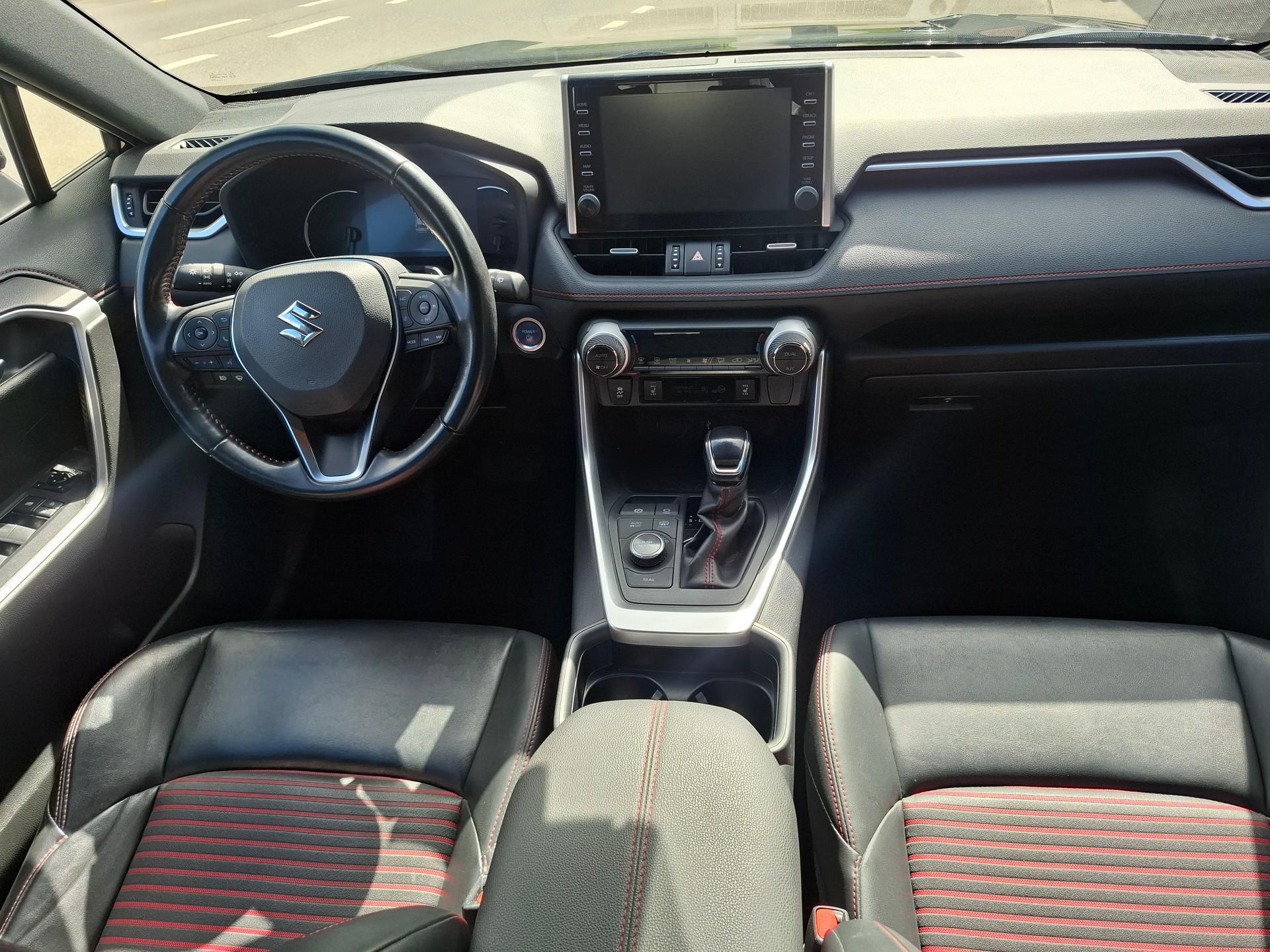 SUZUKI Across 2.5 Plug-in-Hybrid Compact Top E-CVT-image-4