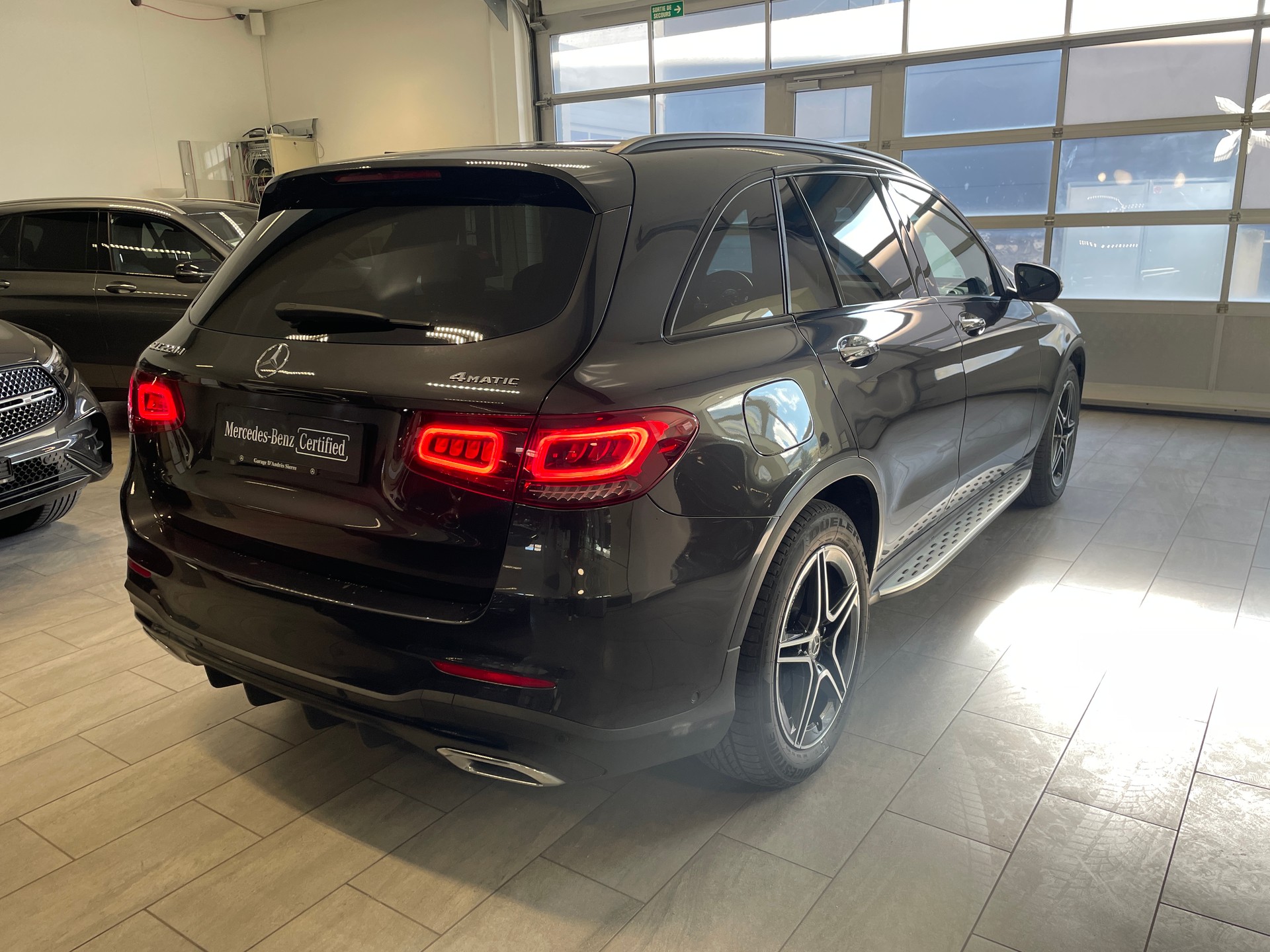 MERCEDES-BENZ GLC 220 d AMG Line 4Matic 9G-Tronic-image-6