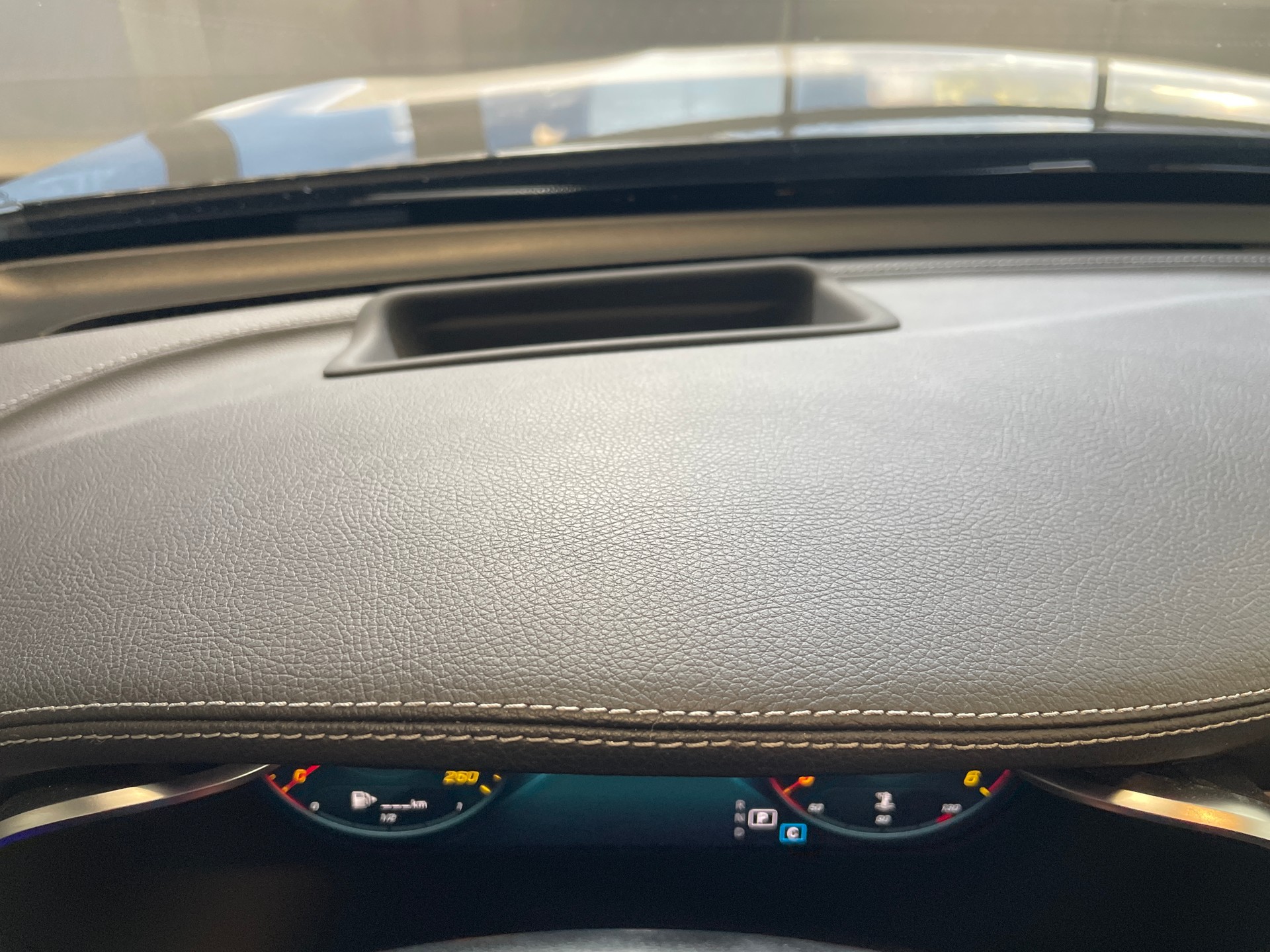 MERCEDES-BENZ GLC 220 d AMG Line 4Matic 9G-Tronic-image-11
