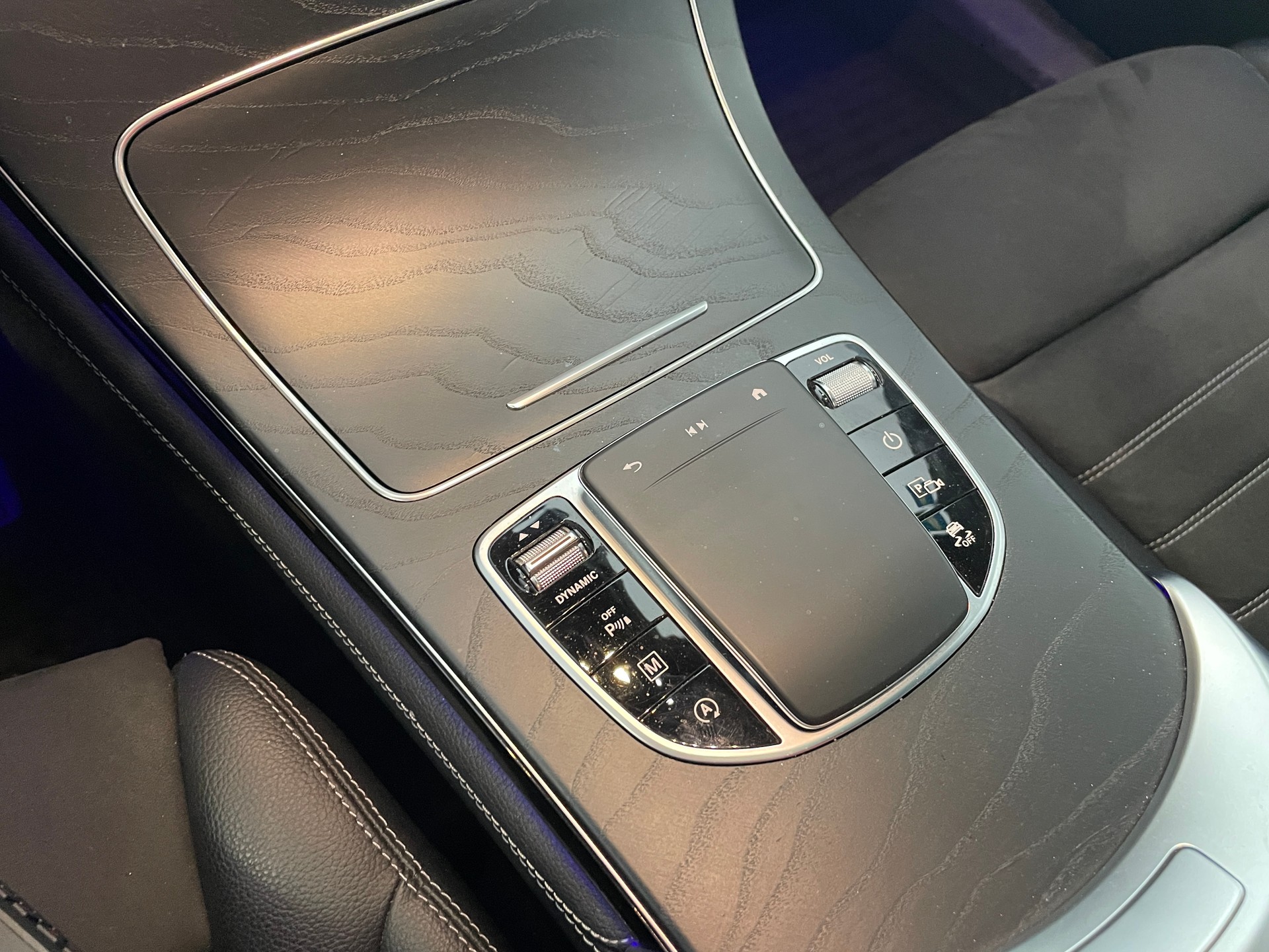MERCEDES-BENZ GLC 220 d AMG Line 4Matic 9G-Tronic-image-12