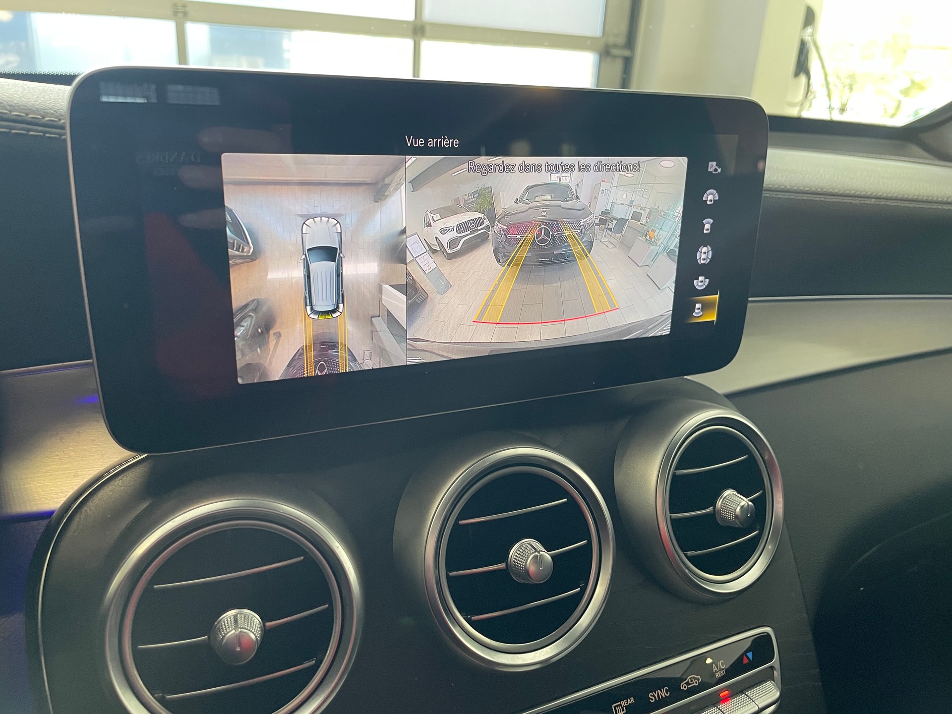 MERCEDES-BENZ GLC 220 d AMG Line 4Matic 9G-Tronic-image-16