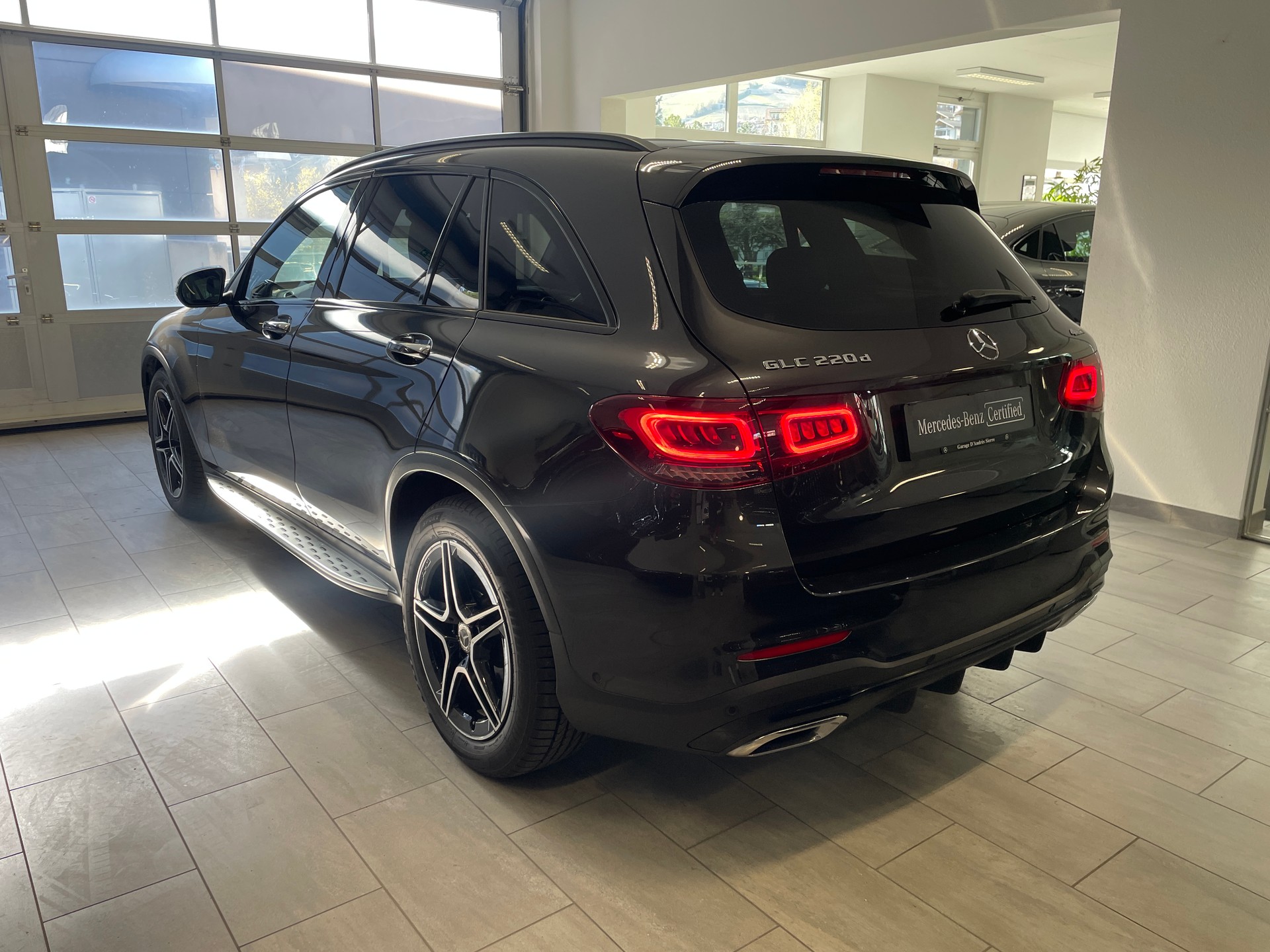 MERCEDES-BENZ GLC 220 d AMG Line 4Matic 9G-Tronic-image-5