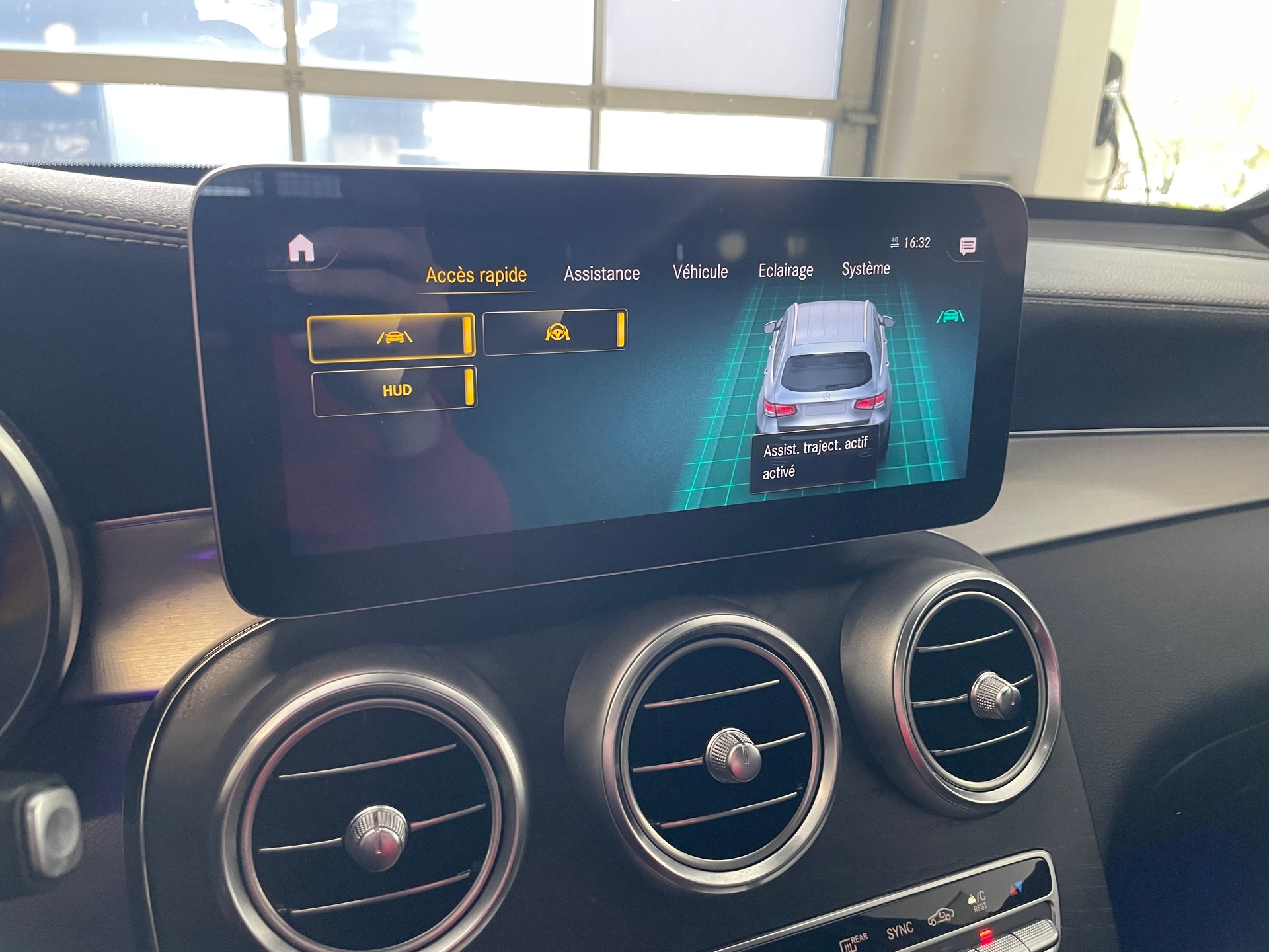 MERCEDES-BENZ GLC 220 d AMG Line 4Matic 9G-Tronic-image-14