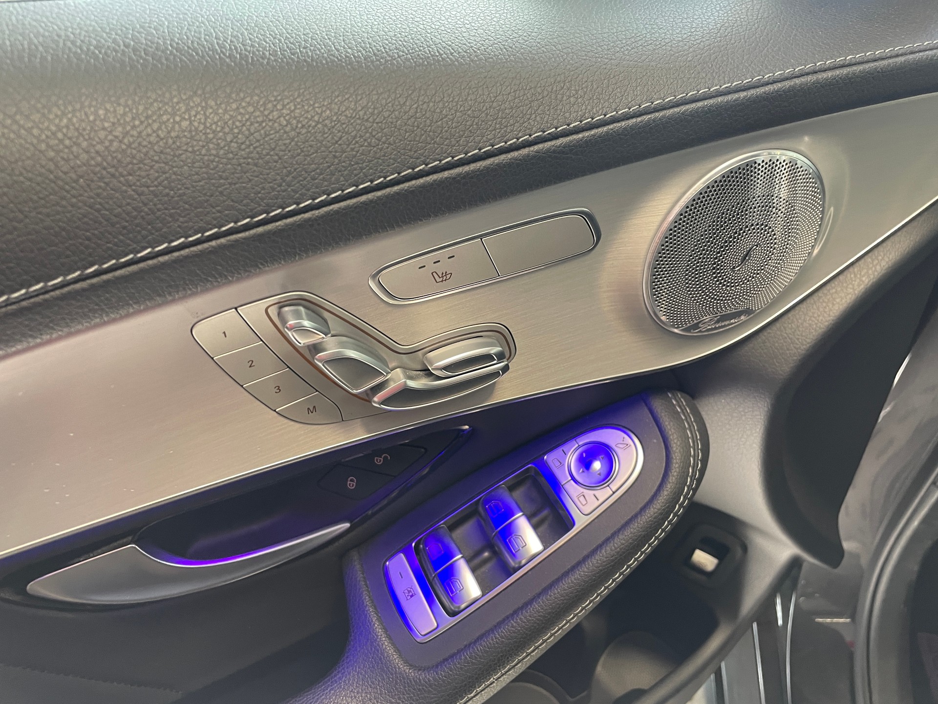 MERCEDES-BENZ GLC 220 d AMG Line 4Matic 9G-Tronic-image-9