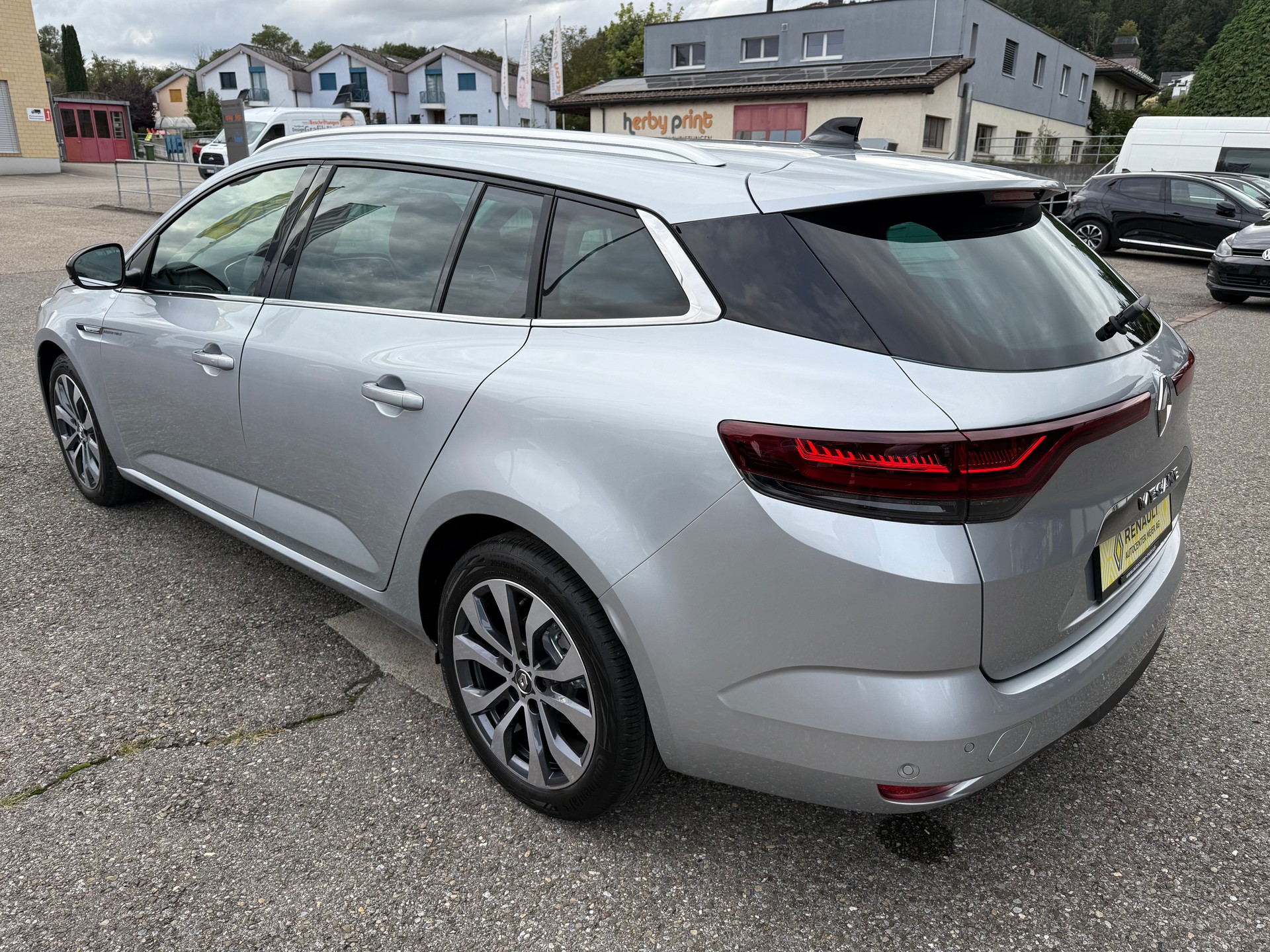 RENAULT Mégane Grandtour 1.3 16V Turbo Techno EDC-image-3