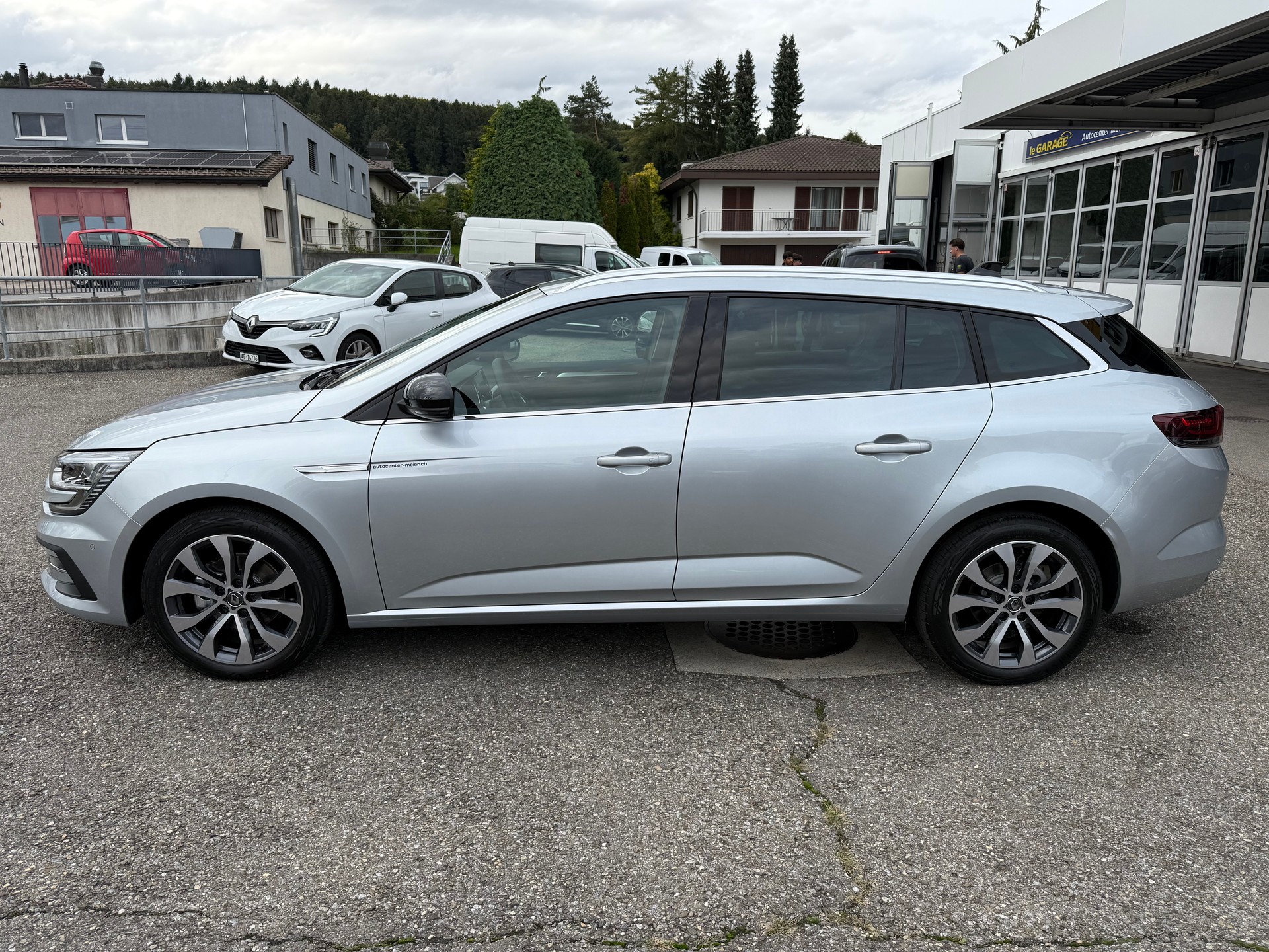 RENAULT Mégane Grandtour 1.3 16V Turbo Techno EDC-image-2