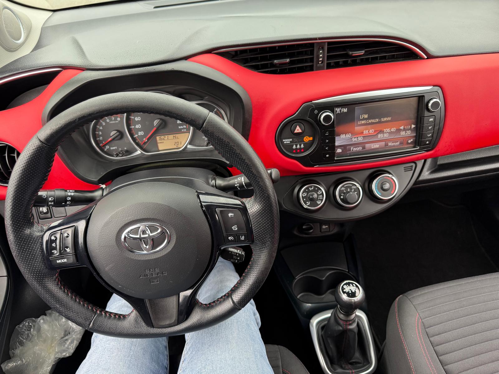 TOYOTA Yaris 1.33 Luna-image-9