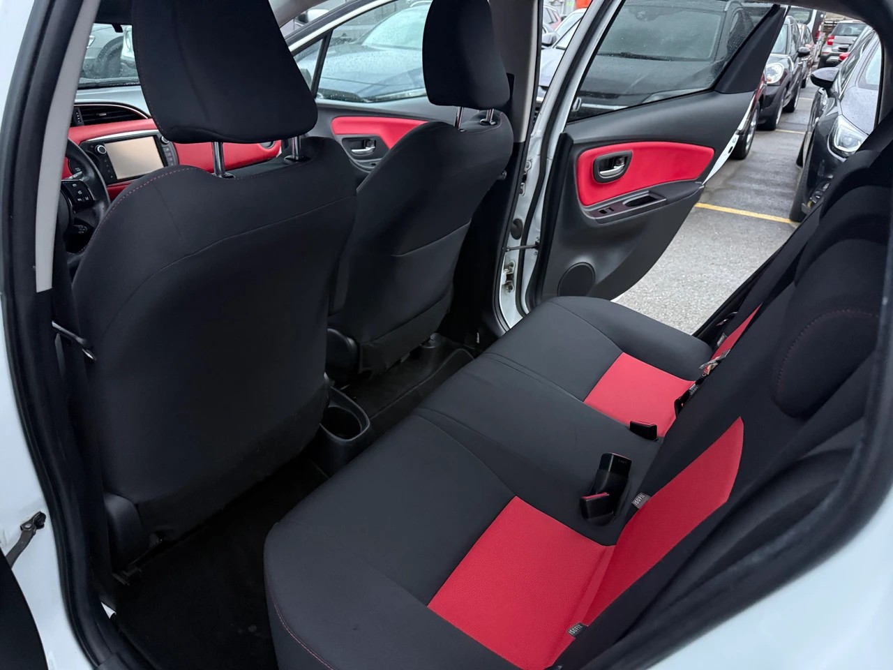 TOYOTA Yaris 1.33 Luna-image-4