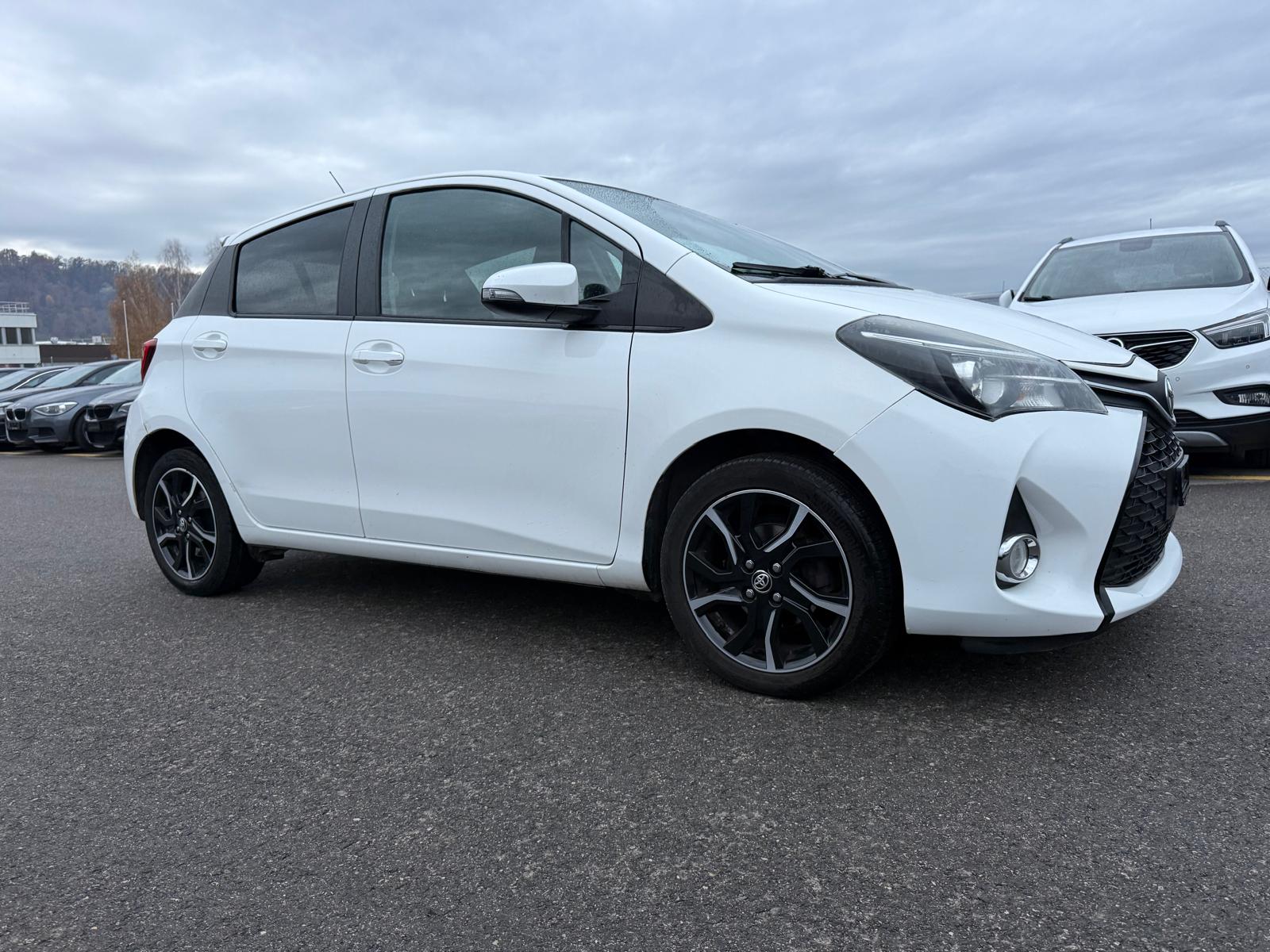TOYOTA Yaris 1.33 Luna-image-12