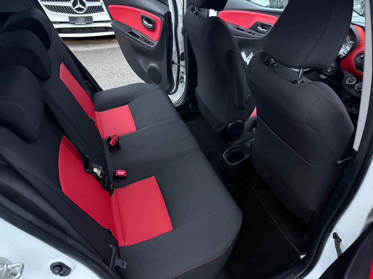 TOYOTA Yaris 1.33 Luna-image-7