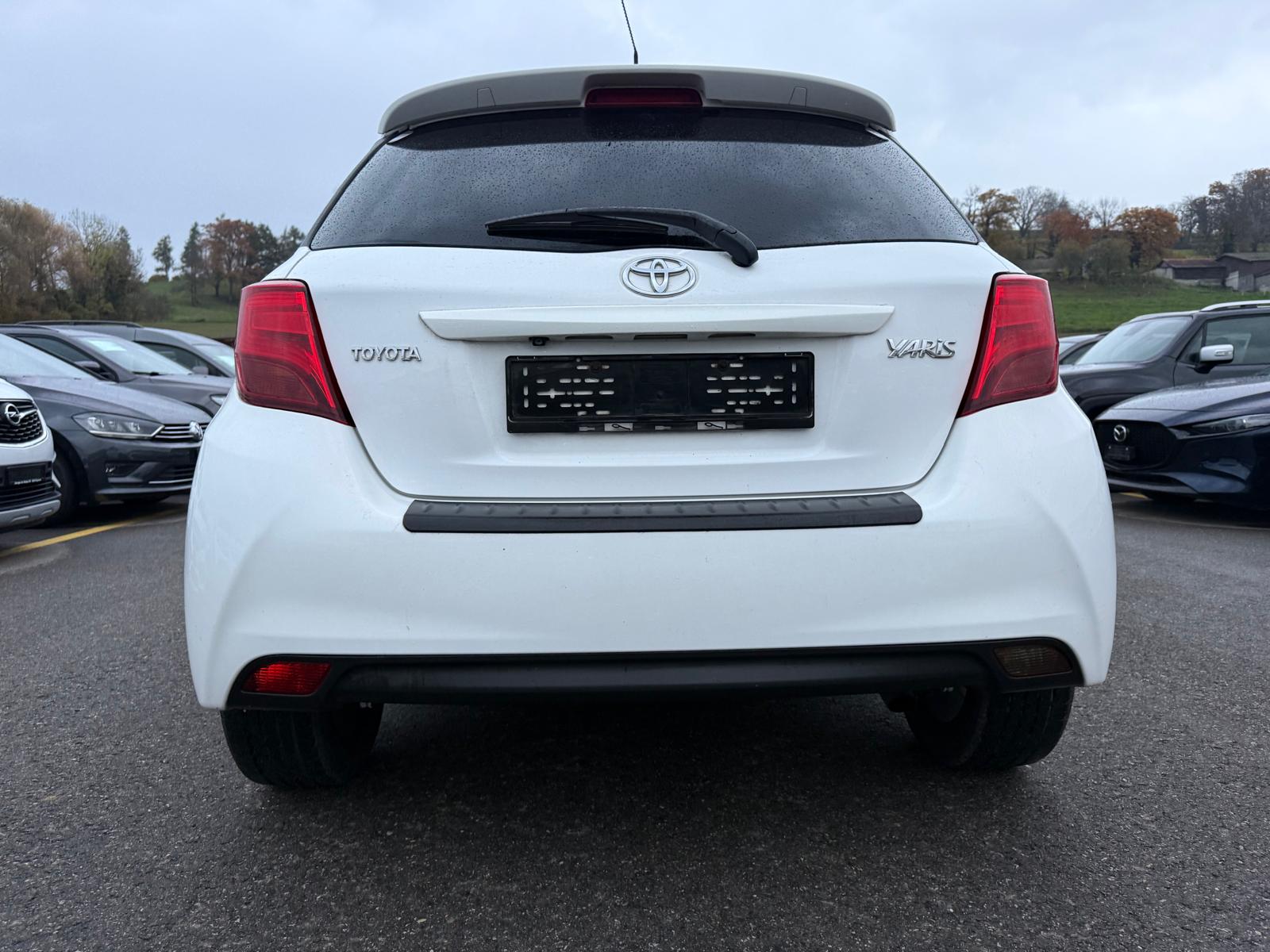 TOYOTA Yaris 1.33 Luna-image-14