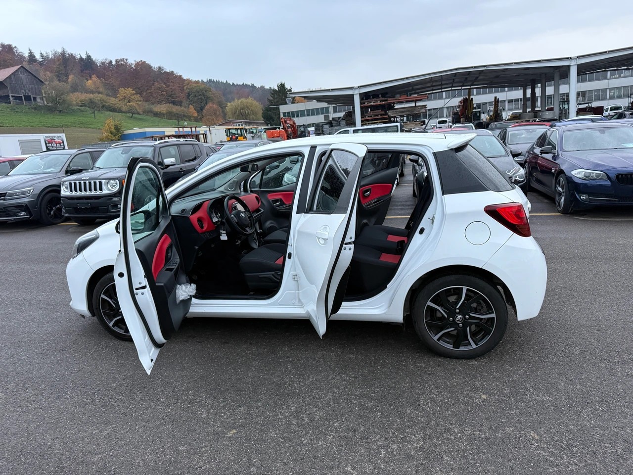 TOYOTA Yaris 1.33 Luna-image-3