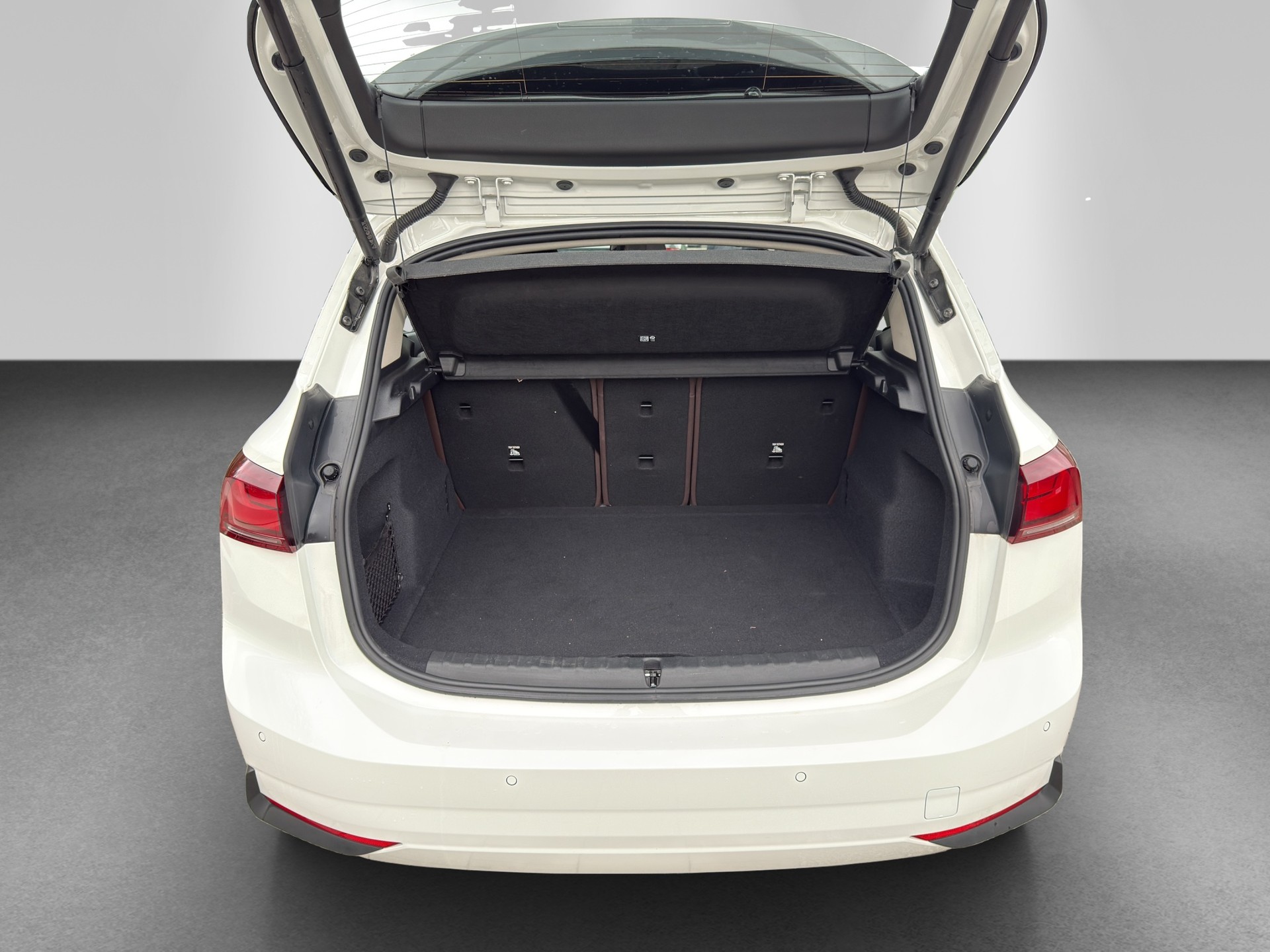 BMW 218d Active Tourer DKG-image-14