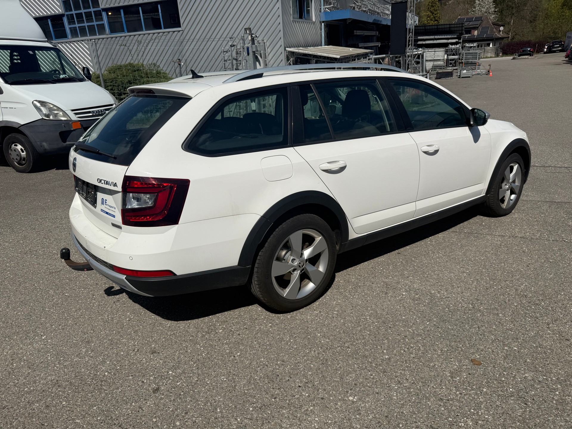 SKODA Octavia Combi 2.0 TDI Scout 4x4-image-3