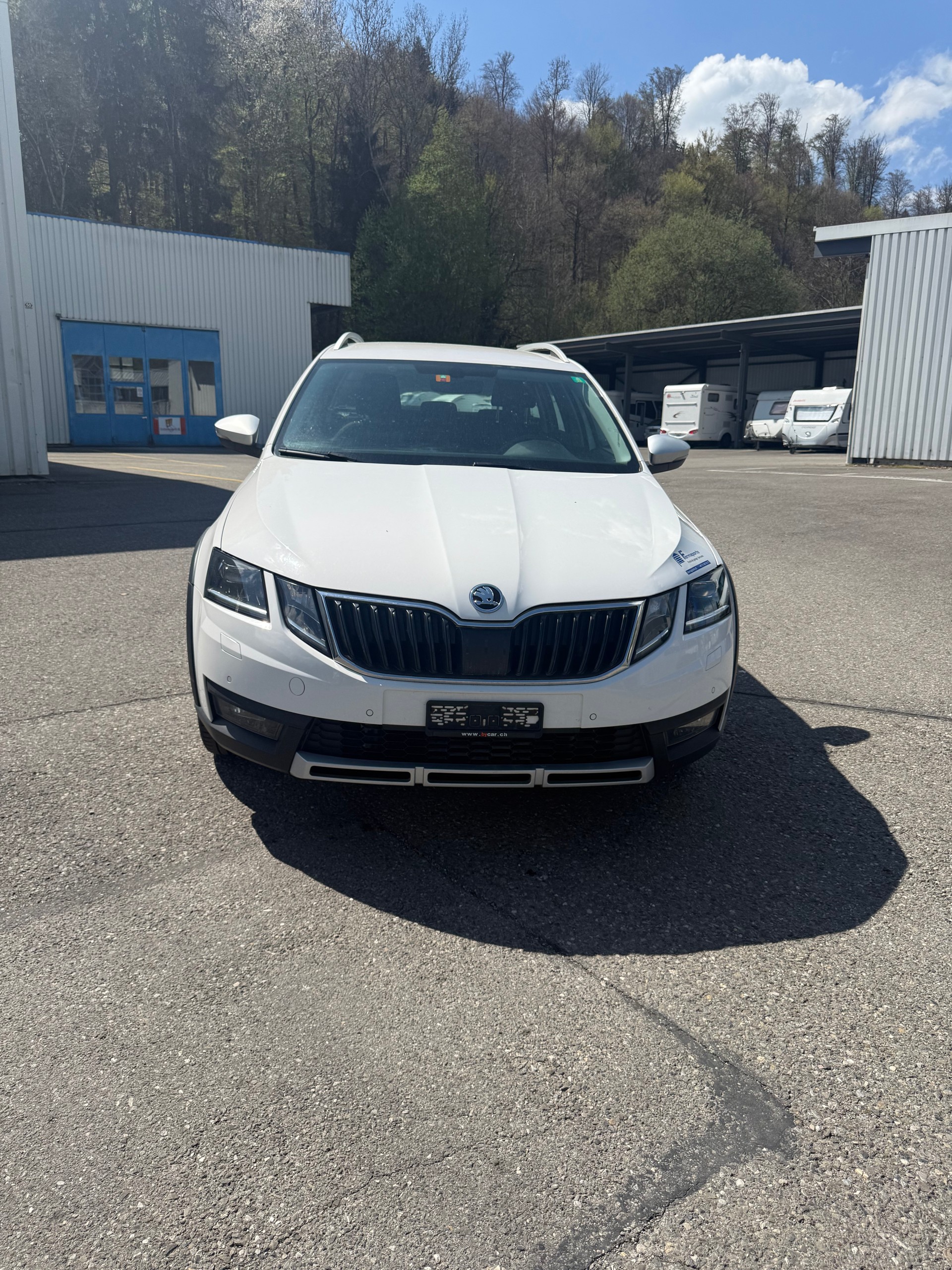 SKODA Octavia Combi 2.0 TDI Scout 4x4-image-1