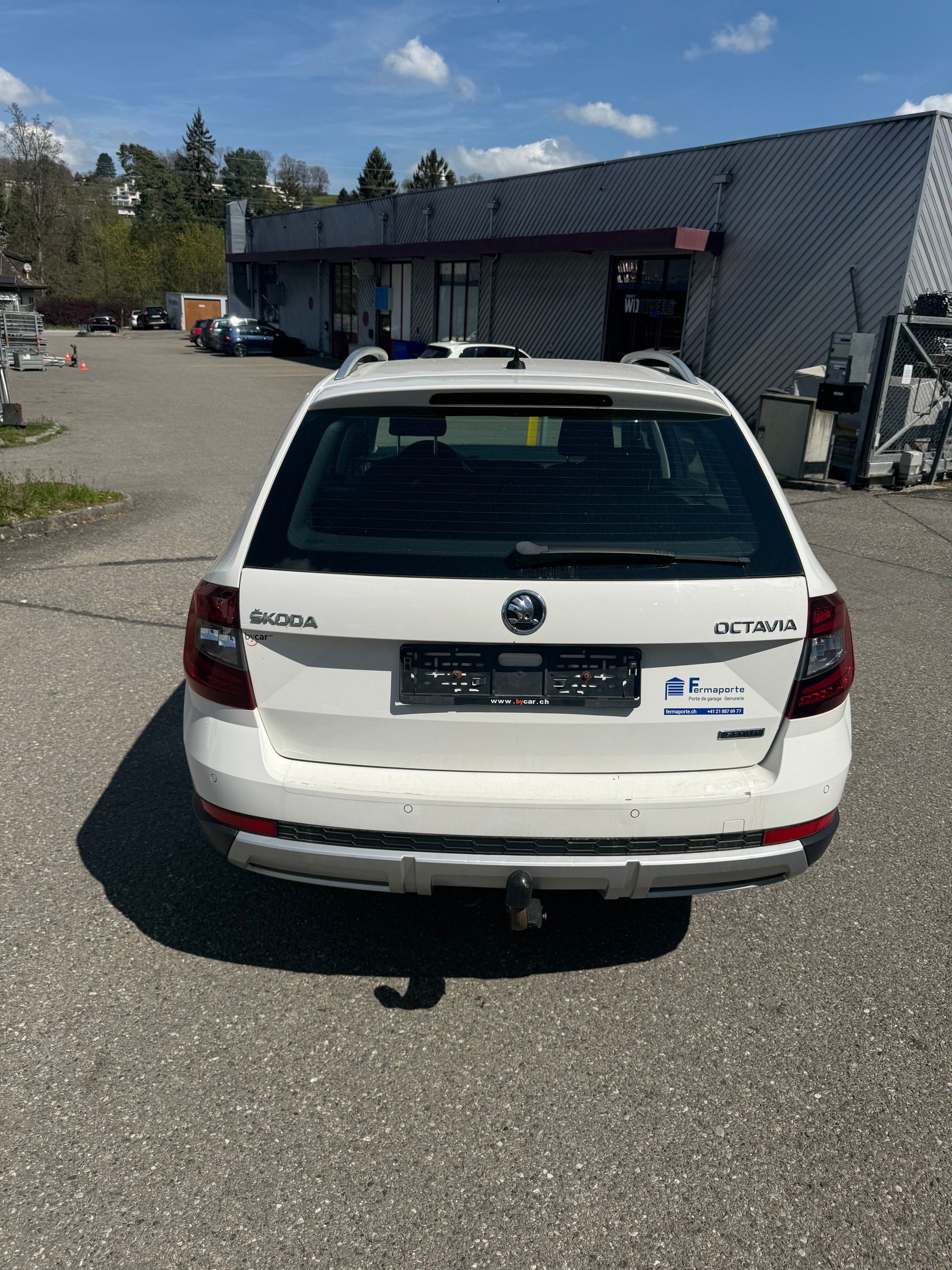 SKODA Octavia Combi 2.0 TDI Scout 4x4-image-4
