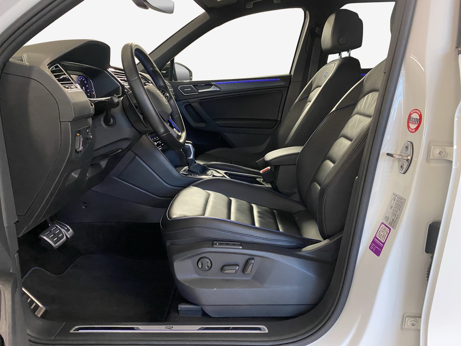 VW Tiguan 2.0TSI R 4Motion DSG-image-7