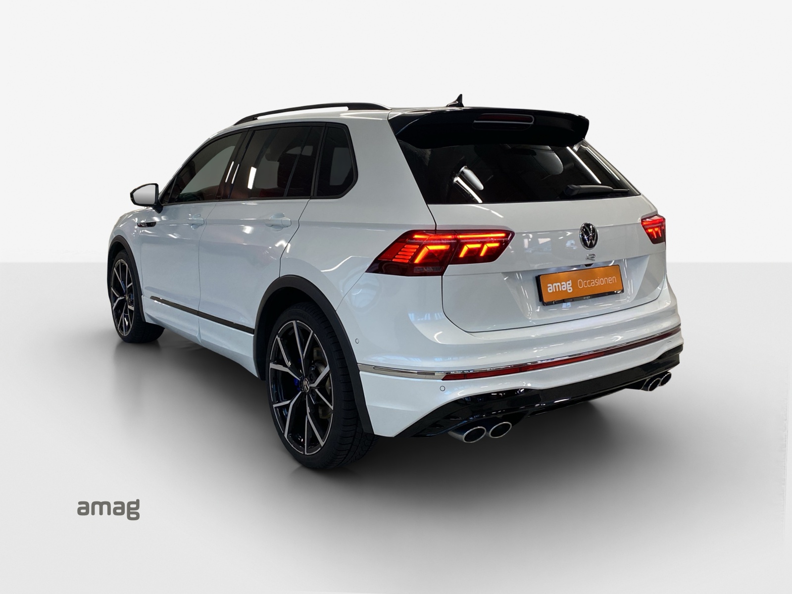 VW Tiguan 2.0TSI R 4Motion DSG-image-2
