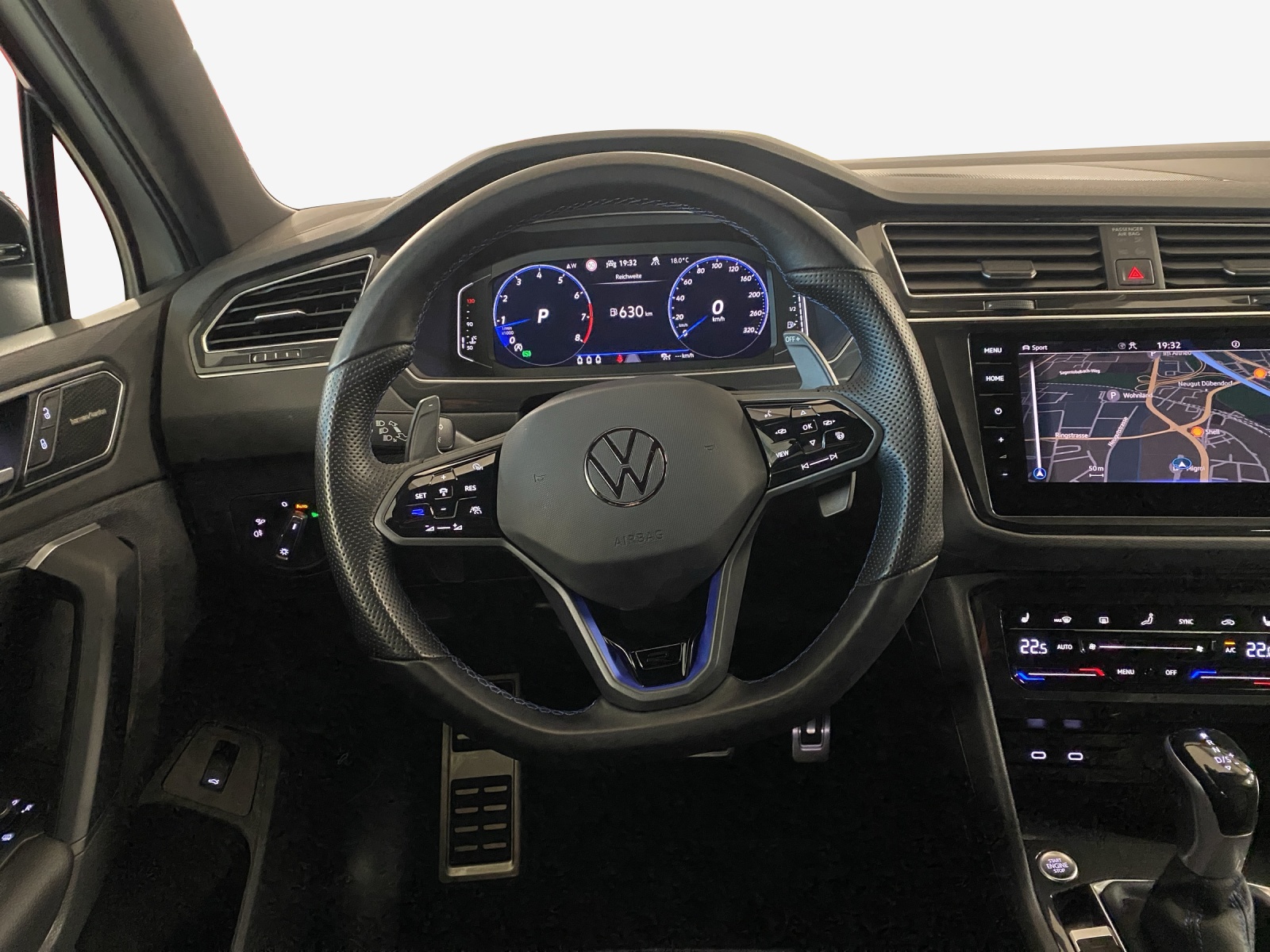 VW Tiguan 2.0TSI R 4Motion DSG-image-9