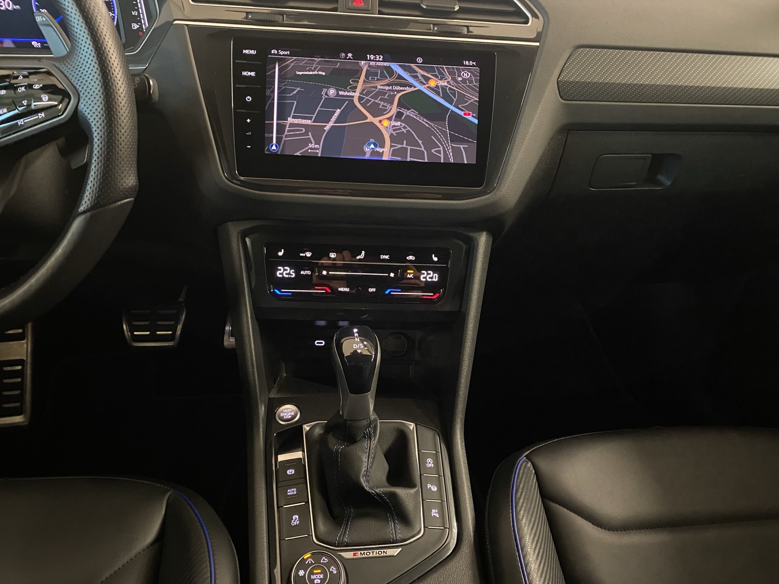 VW Tiguan 2.0TSI R 4Motion DSG-image-10