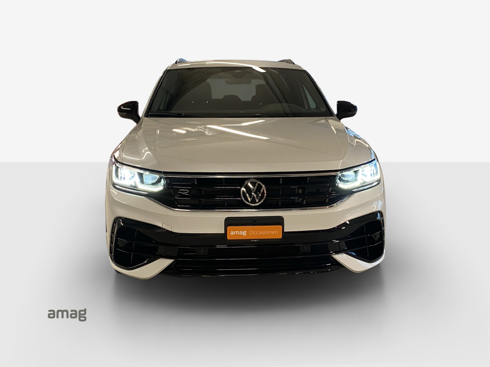 VW Tiguan 2.0TSI R 4Motion DSG-image-6
