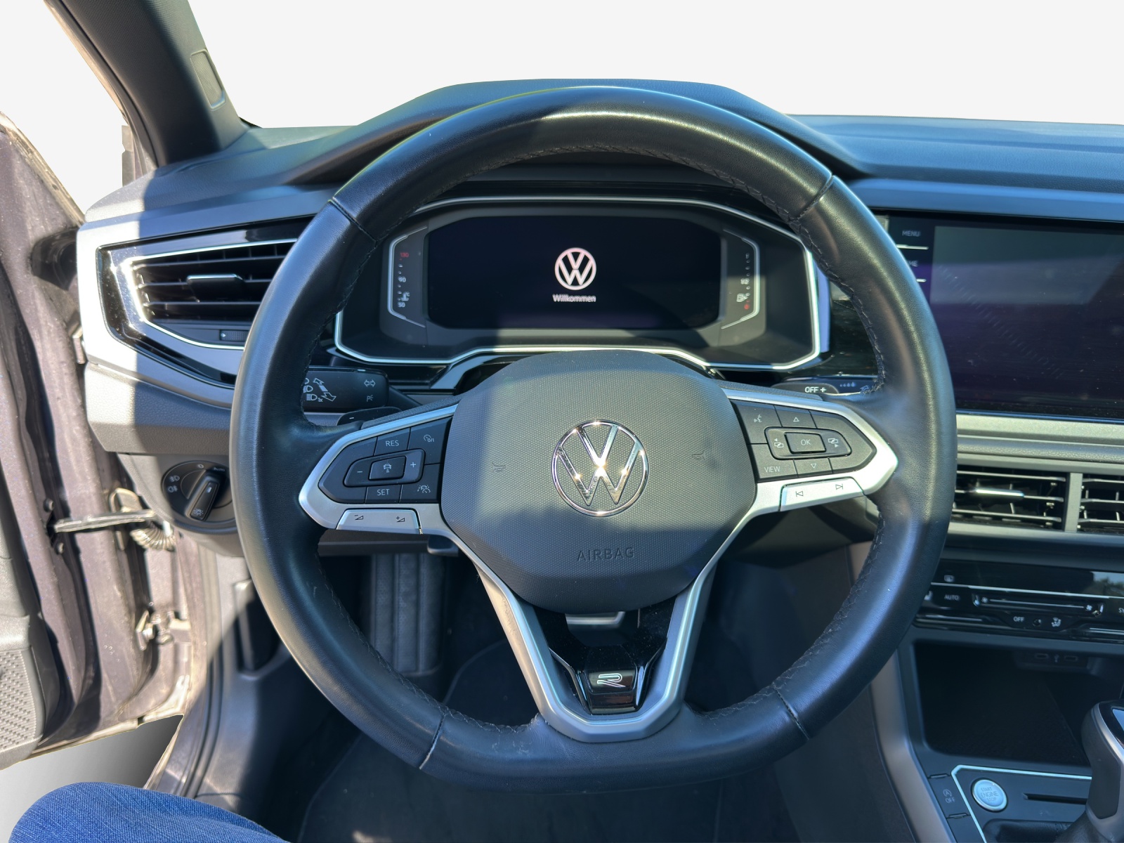 VW Taigo 1.5 TSI R-Line DSG-image-9