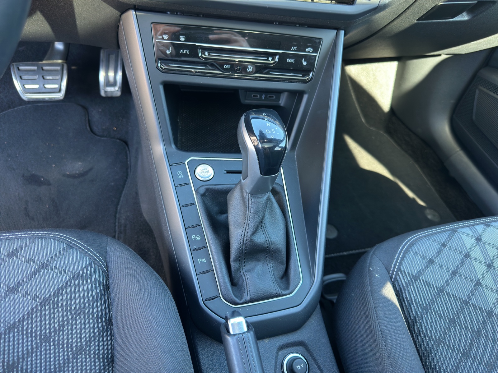 VW Taigo 1.5 TSI R-Line DSG-image-10
