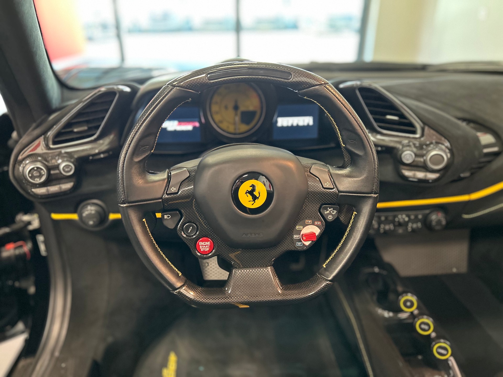 FERRARI 488 Pista Spider 3.9 V8-image-12