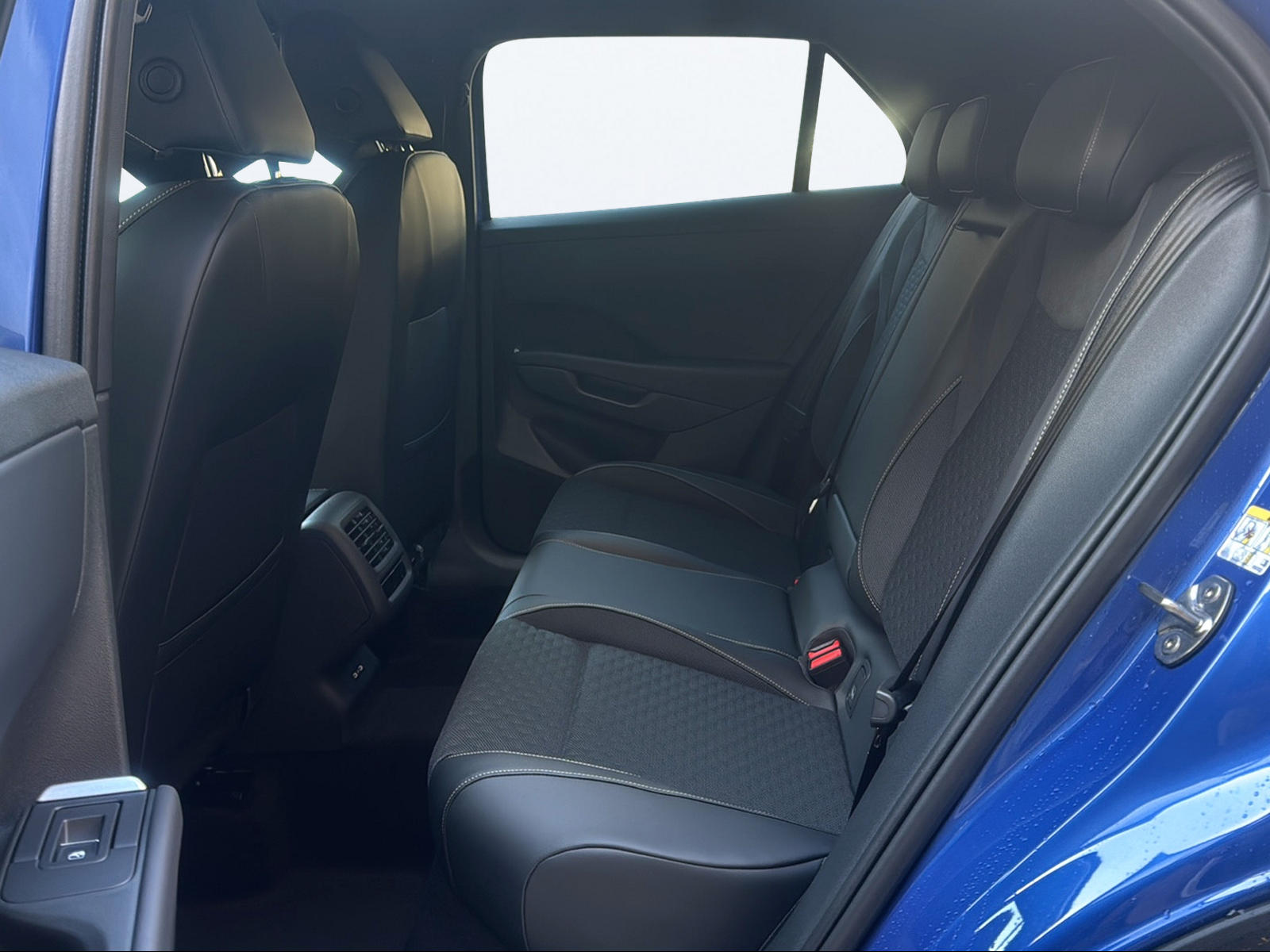 VW T-Roc 1.5 eTSI mHEV R-Line DSG-image-13