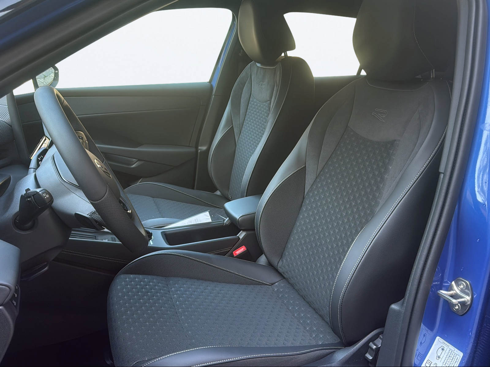 VW T-Roc 1.5 eTSI mHEV R-Line DSG-image-9