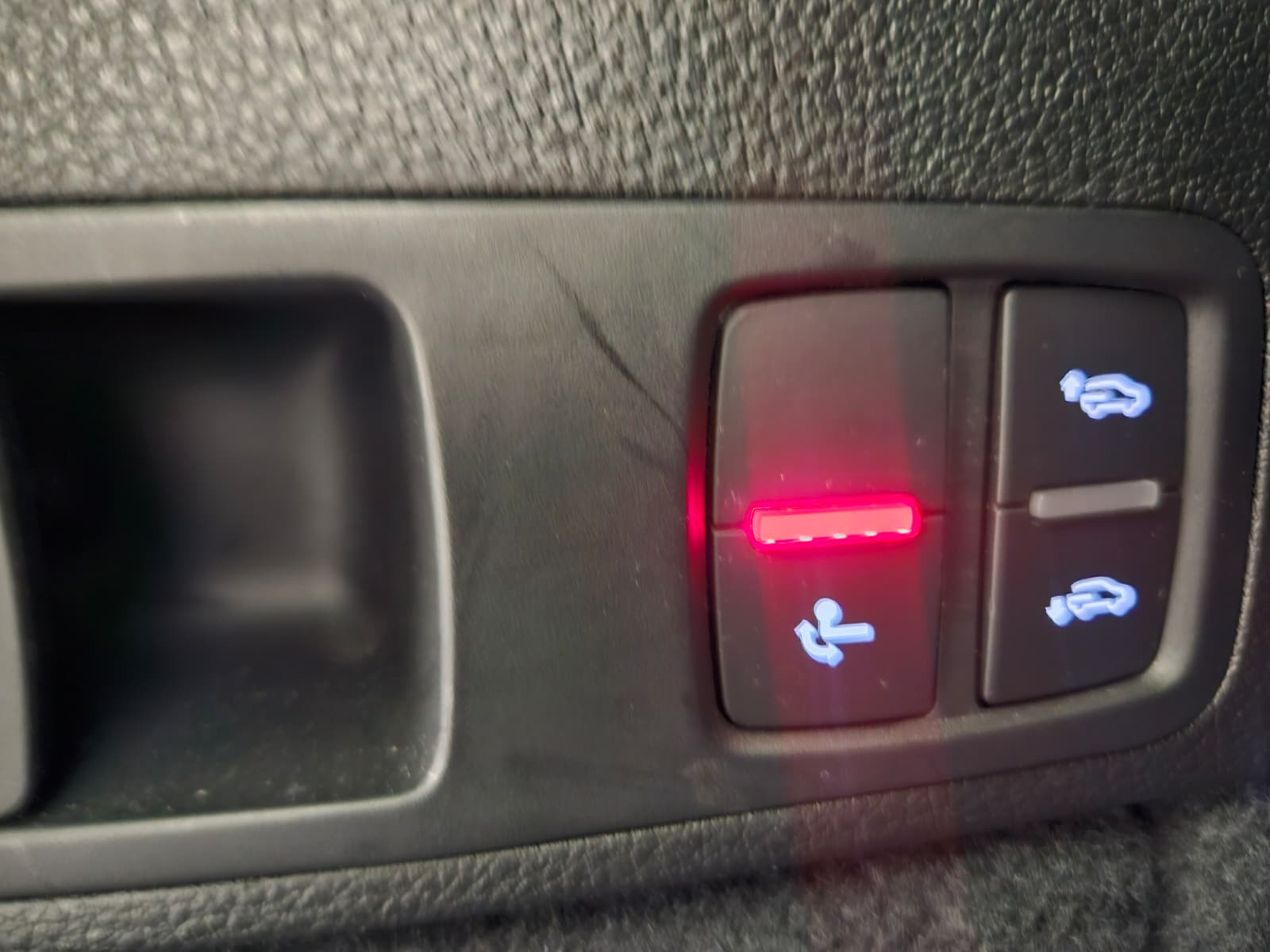 AUDI Q5 45 TFSI Black Edition quattro S-tronic-image-16