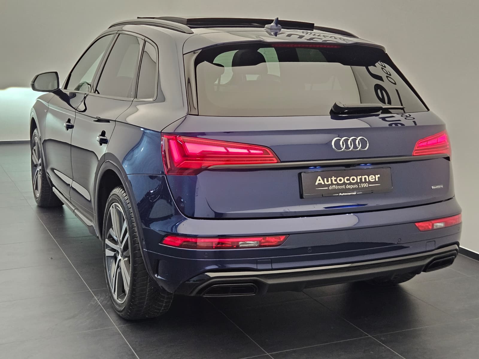 AUDI Q5 45 TFSI Black Edition quattro S-tronic-image-8