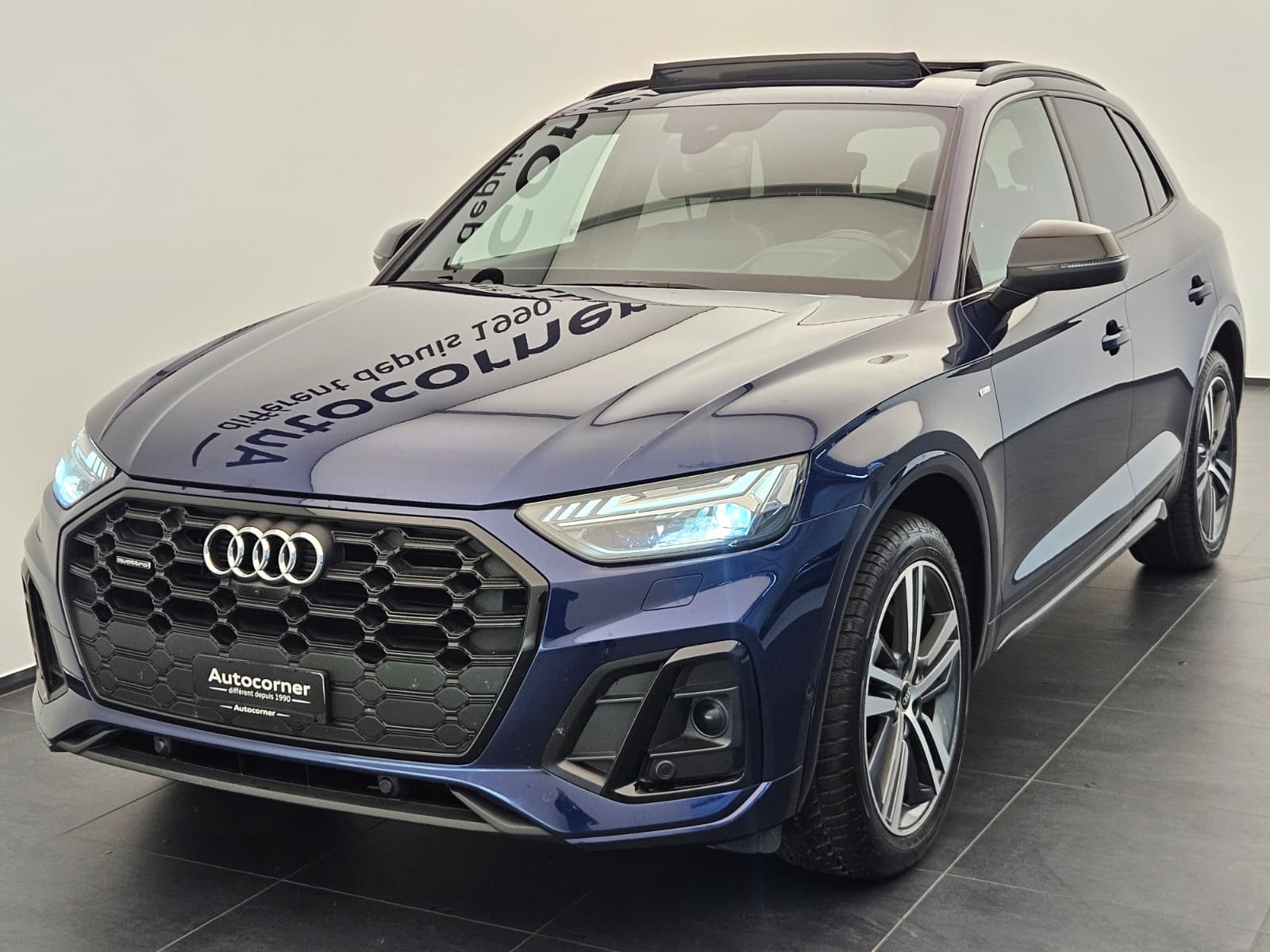 AUDI Q5 45 TFSI Black Edition quattro S-tronic-image-2