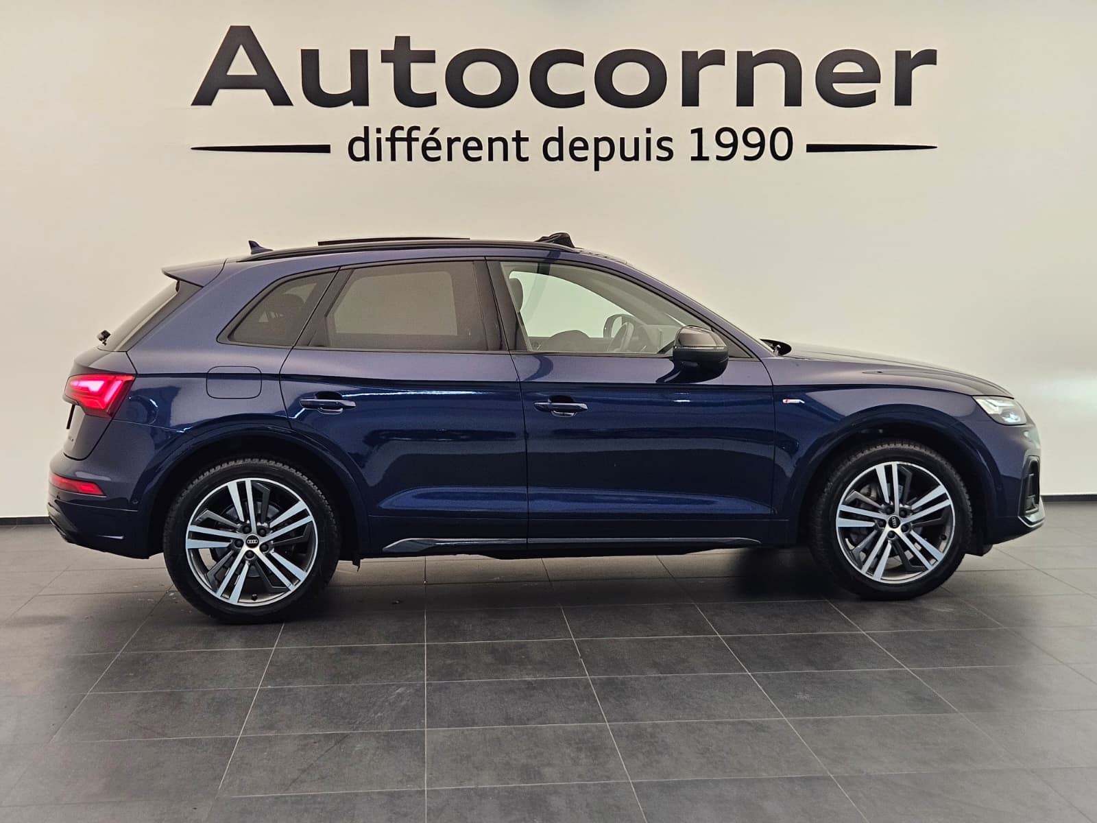 AUDI Q5 45 TFSI Black Edition quattro S-tronic-image-5