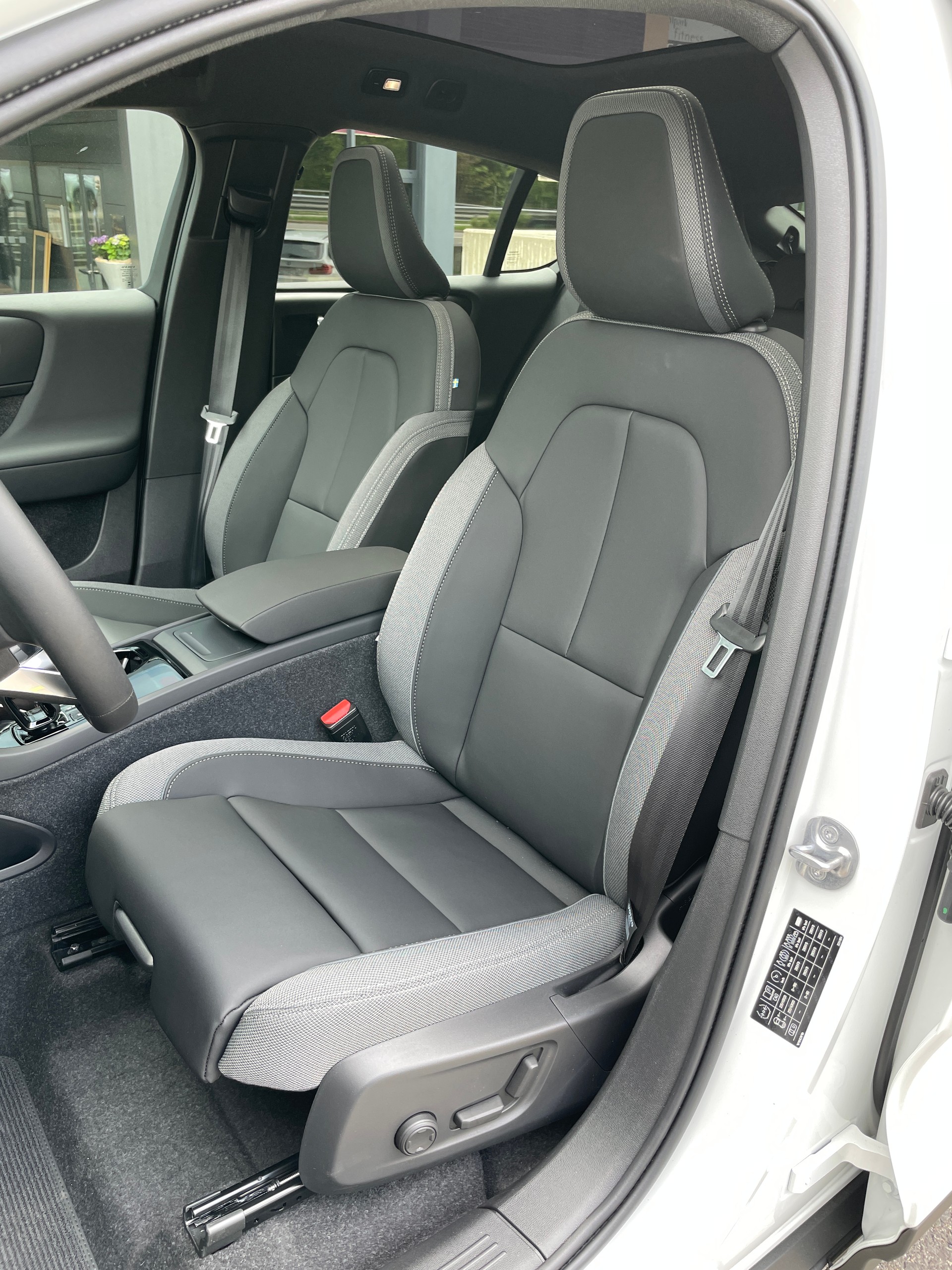 VOLVO C40 Recharge Pure Electric AWD Ultimate-image-13
