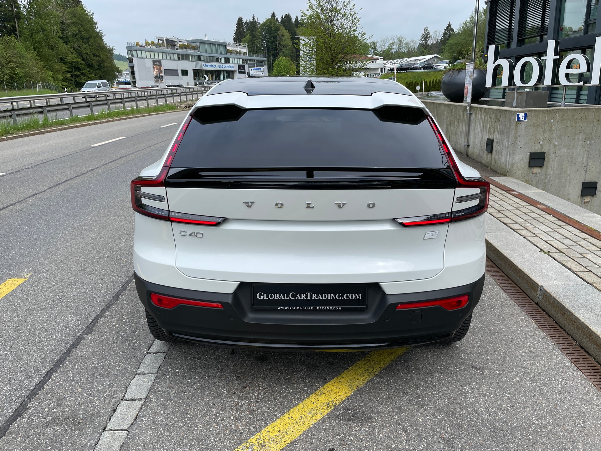 VOLVO C40 Recharge Pure Electric AWD Ultimate-image-6
