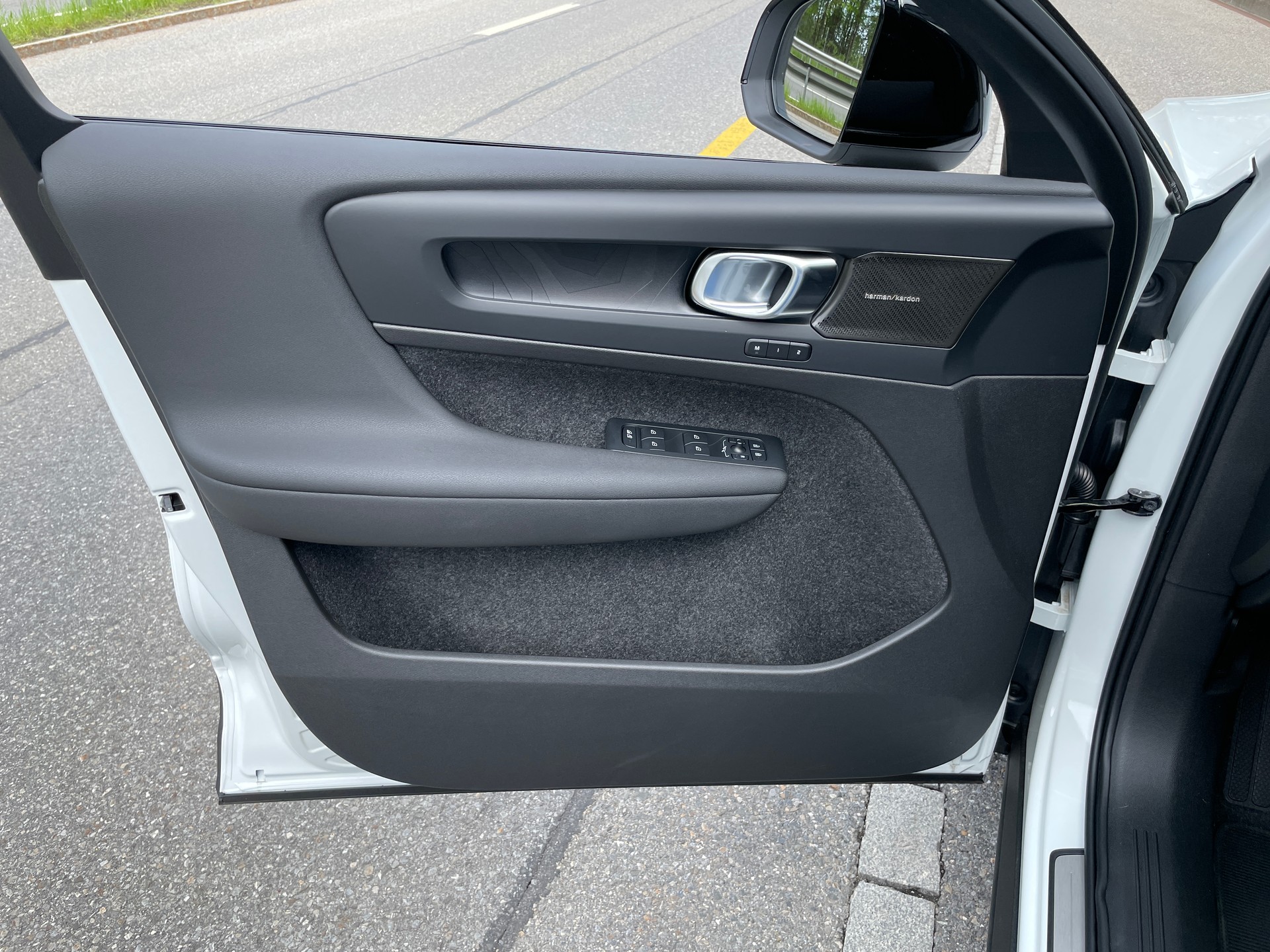 VOLVO C40 Recharge Pure Electric AWD Ultimate-image-11