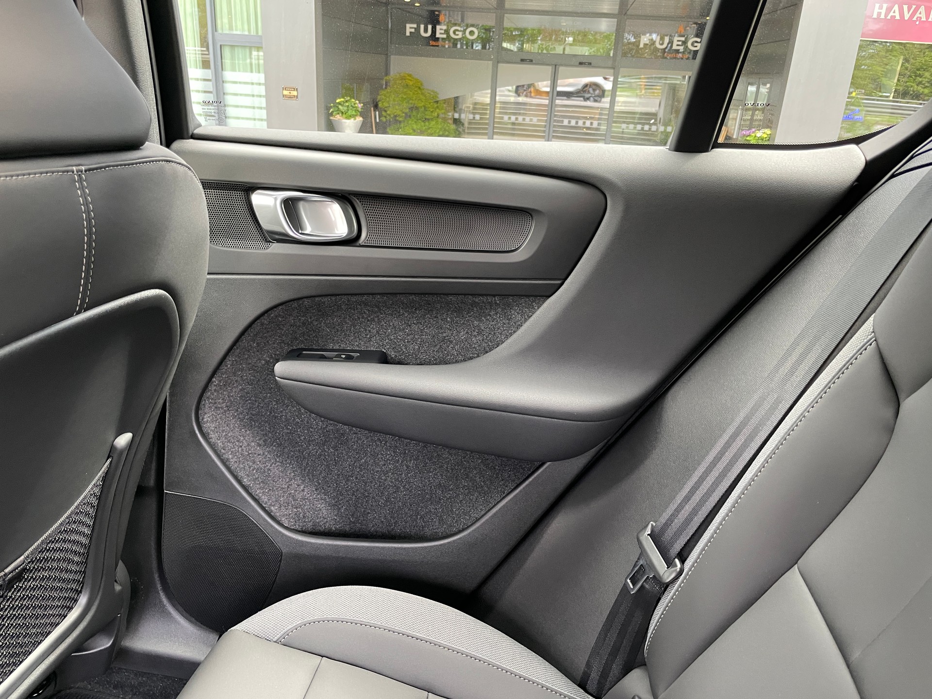 VOLVO C40 Recharge Pure Electric AWD Ultimate-image-25