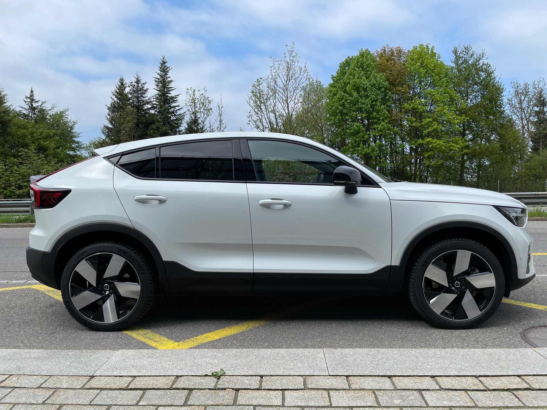 VOLVO C40 Recharge Pure Electric AWD Ultimate-image-4