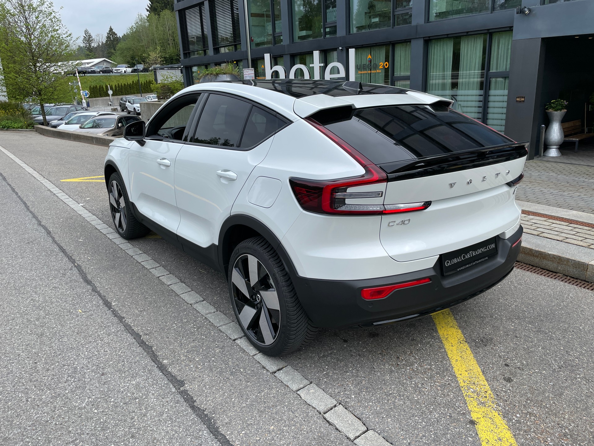 VOLVO C40 Recharge Pure Electric AWD Ultimate-image-8
