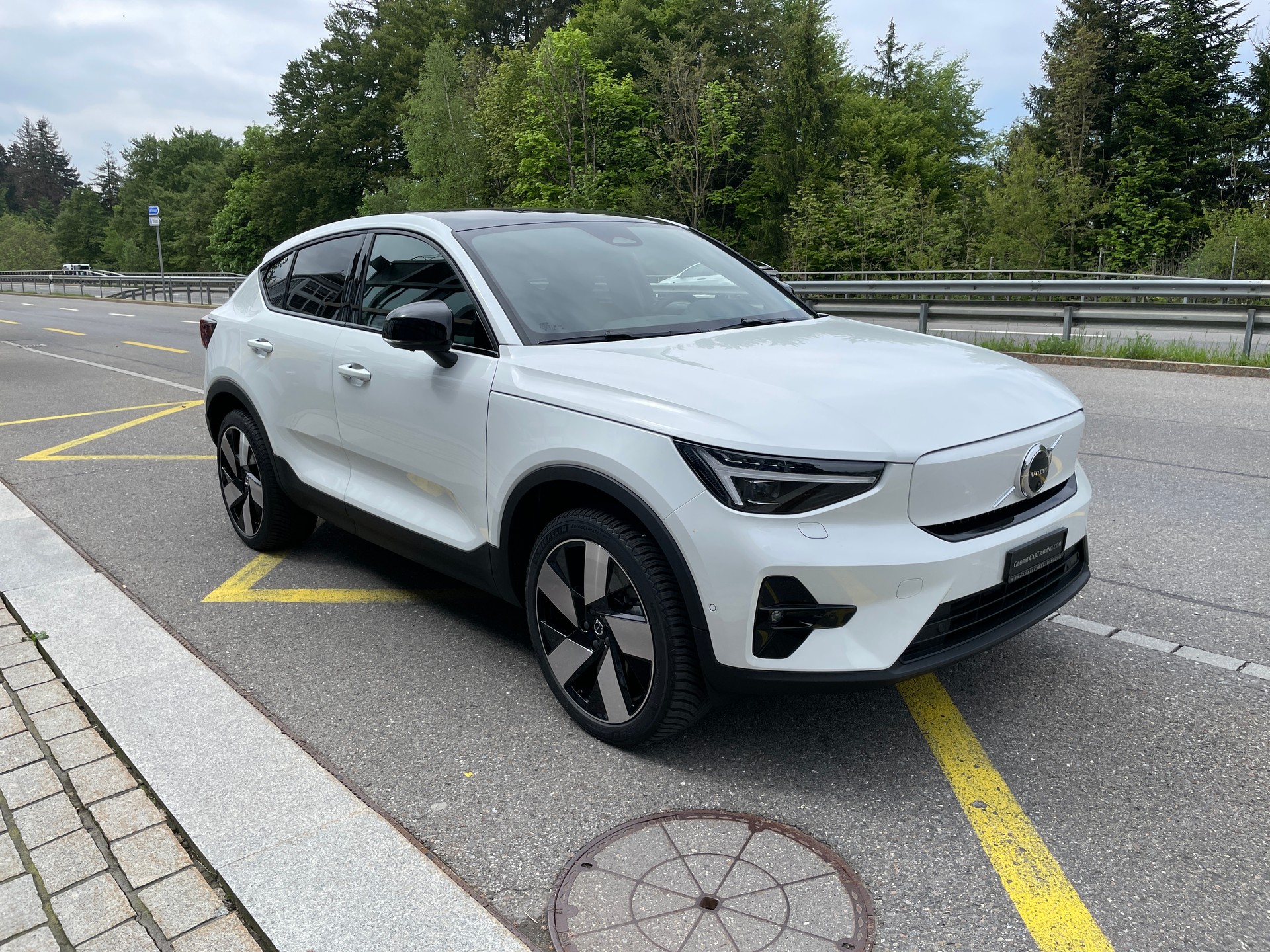 VOLVO C40 Recharge Pure Electric AWD Ultimate-image-2