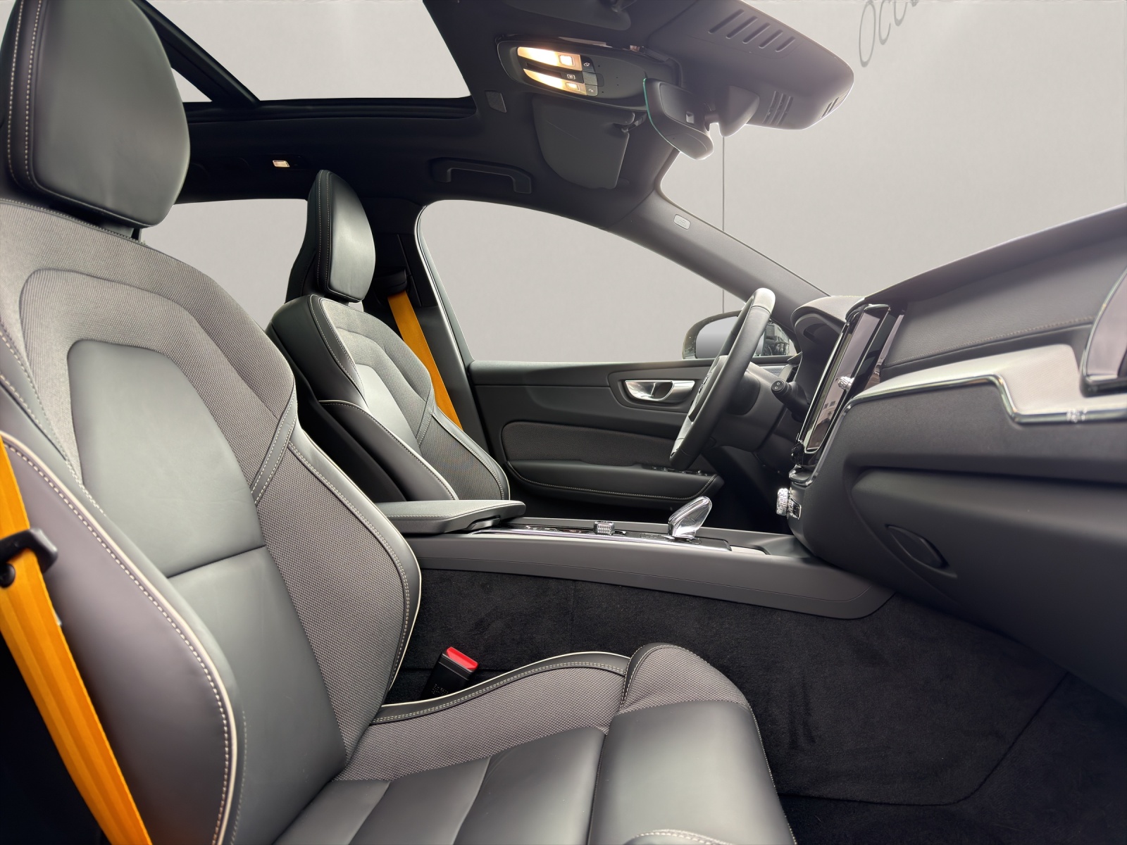 VOLVO XC60 2.0 T8 TE Polestar eAWD-image-9