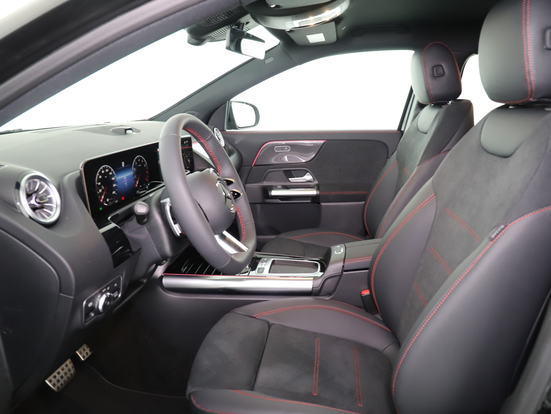MERCEDES-BENZ GLA 200 Night Star 7G-D-image-9