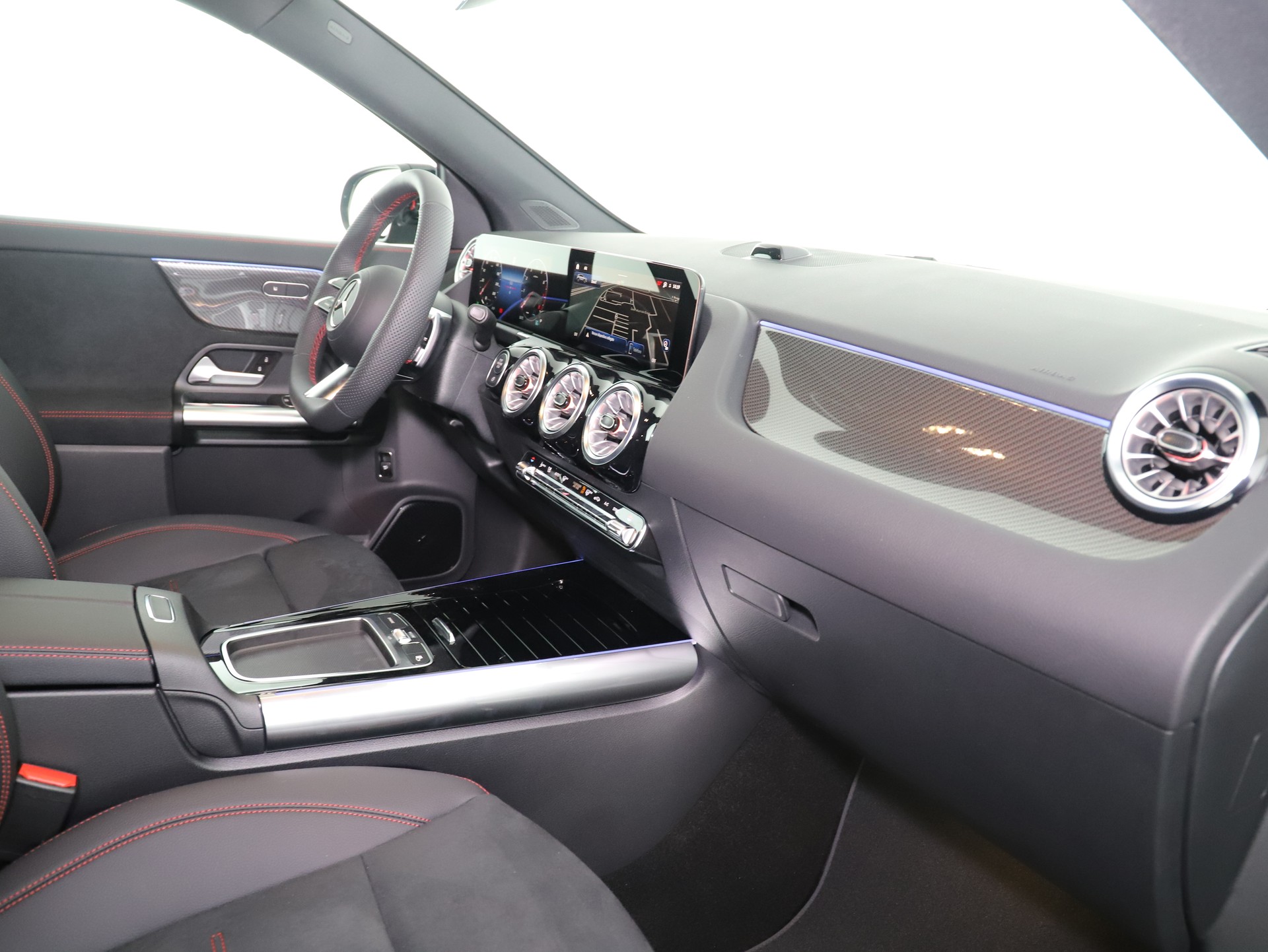 MERCEDES-BENZ GLA 200 Night Star 7G-D-image-11