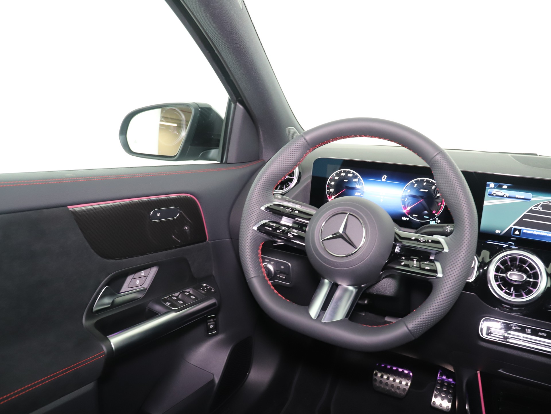 MERCEDES-BENZ GLA 200 Night Star 7G-D-image-13