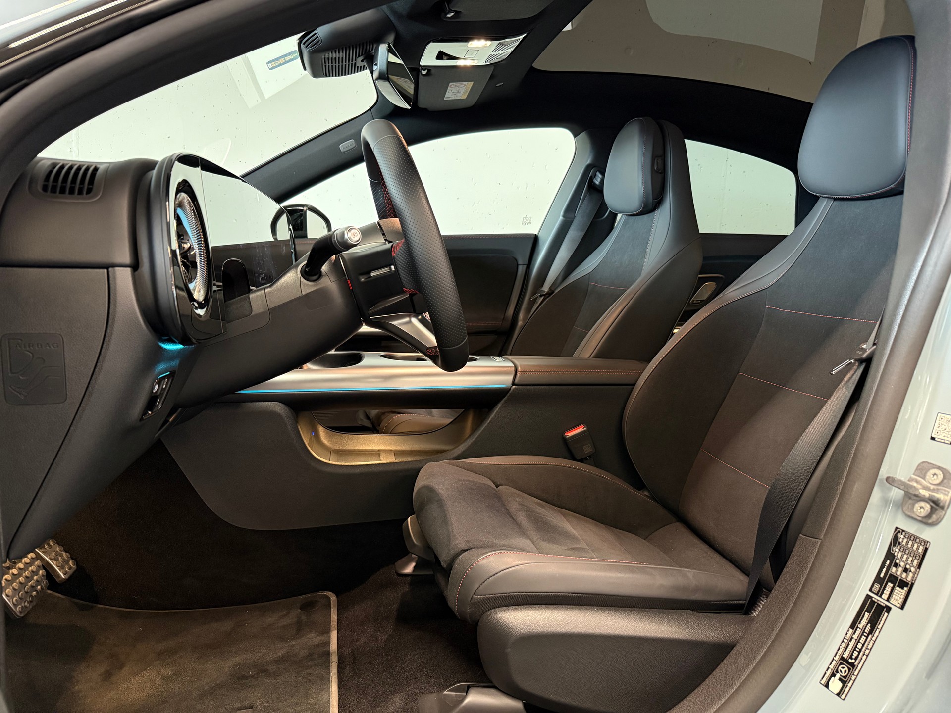 MERCEDES-BENZ CLA 350 4 Matic 85 kWh EQ AMG LINE | inkl. Beifahrerbildschirm!-image-7