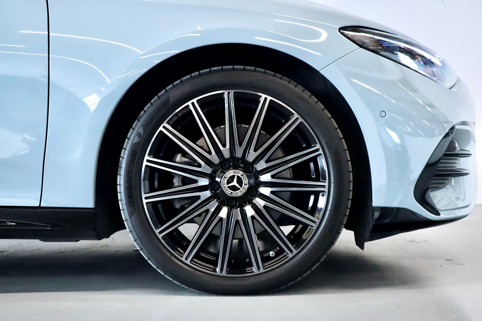 MERCEDES-BENZ CLA 350 4 Matic 85 kWh EQ AMG LINE | inkl. Beifahrerbildschirm!-image-5