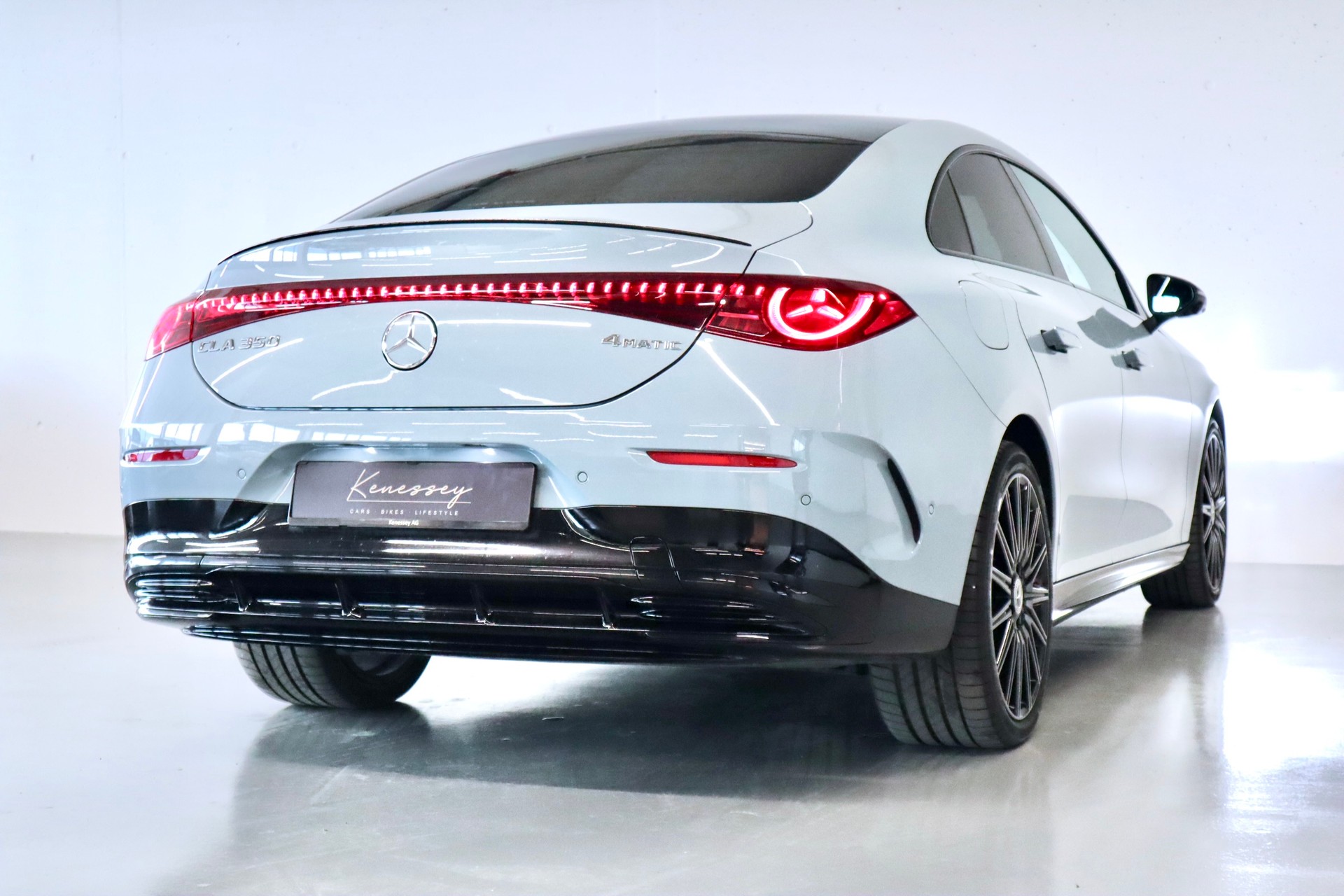MERCEDES-BENZ CLA 350 4 Matic 85 kWh EQ AMG LINE | inkl. Beifahrerbildschirm!-image-3